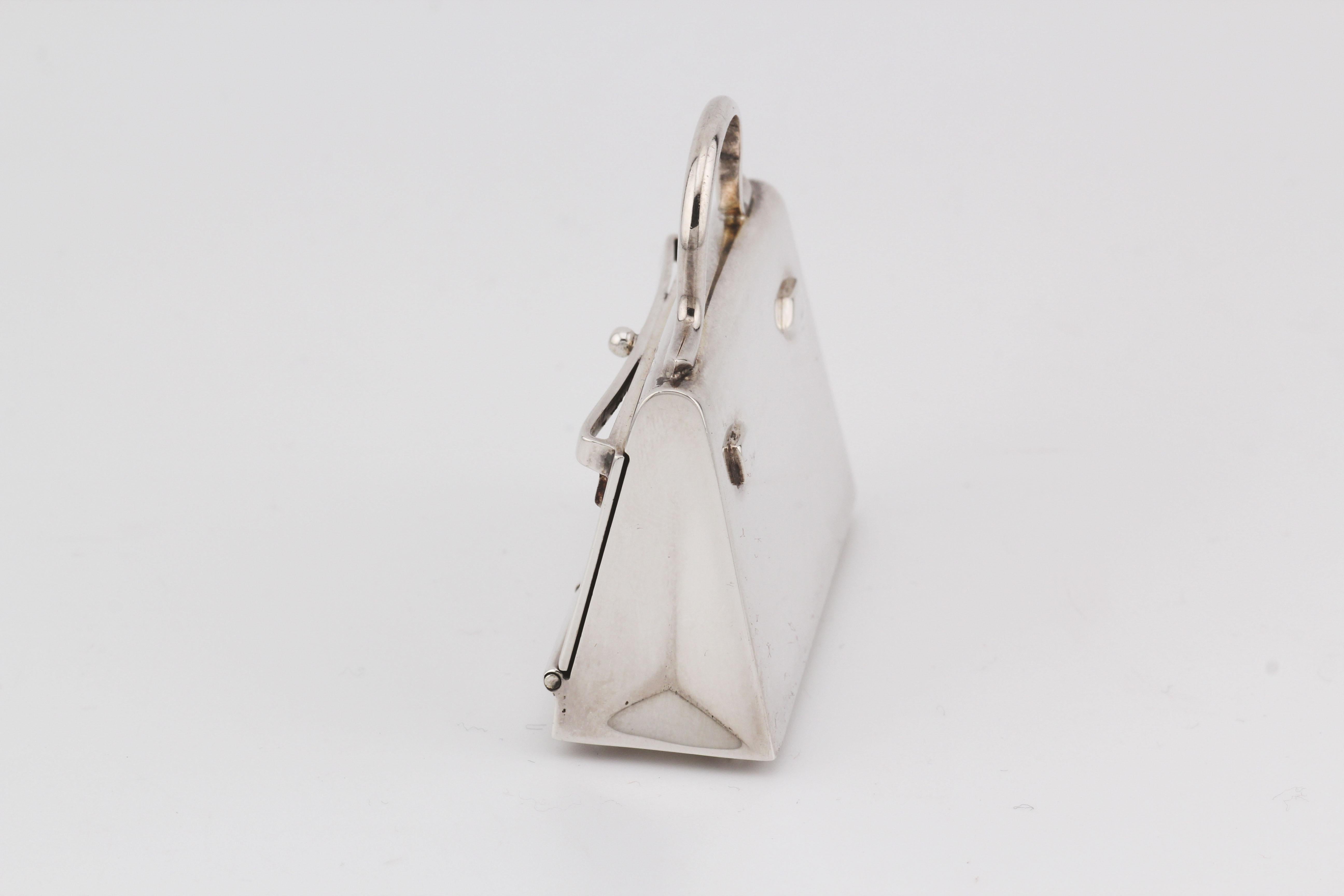 Hermès Paris, pendentif pilulier en forme de sac Kelly, en argent sterling 1