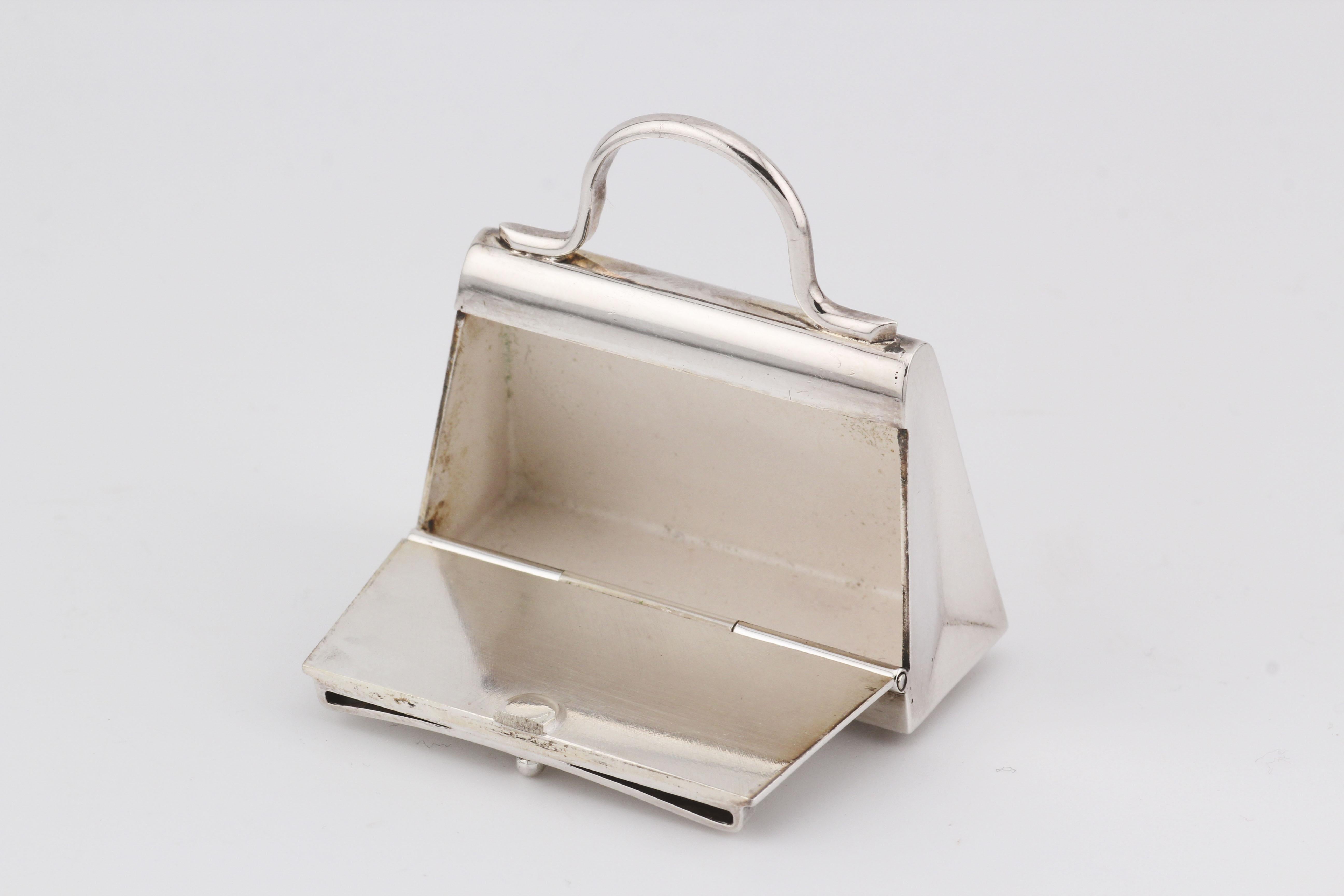 Hermès Paris, pendentif pilulier en forme de sac Kelly, en argent sterling 4