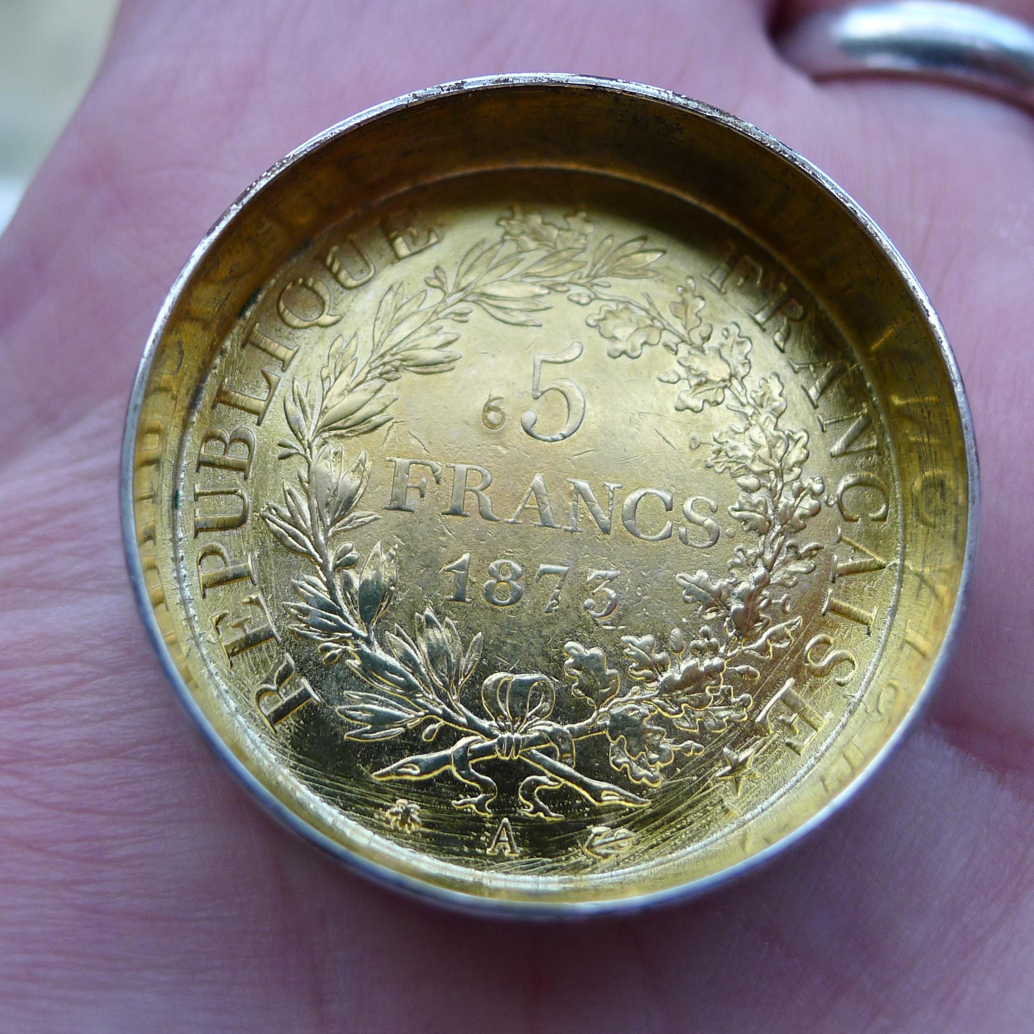 Hermes, Paris - Sterling Silver Pill Box With 1873 Coin Inset in vendita 1