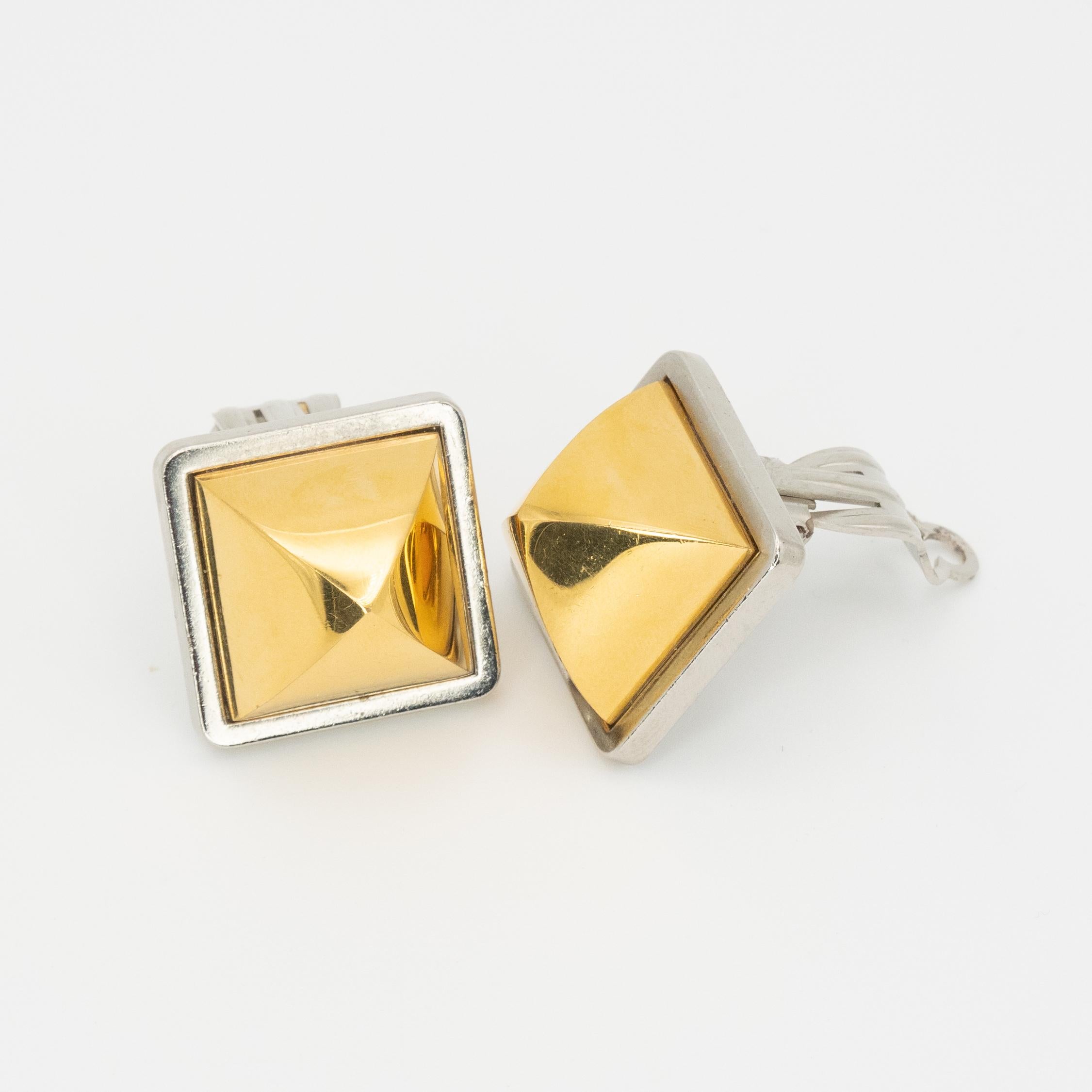 Hermès Paris Two-Tone Medor Pyramid Earrings In condizioni buone in vendita a New York, NY