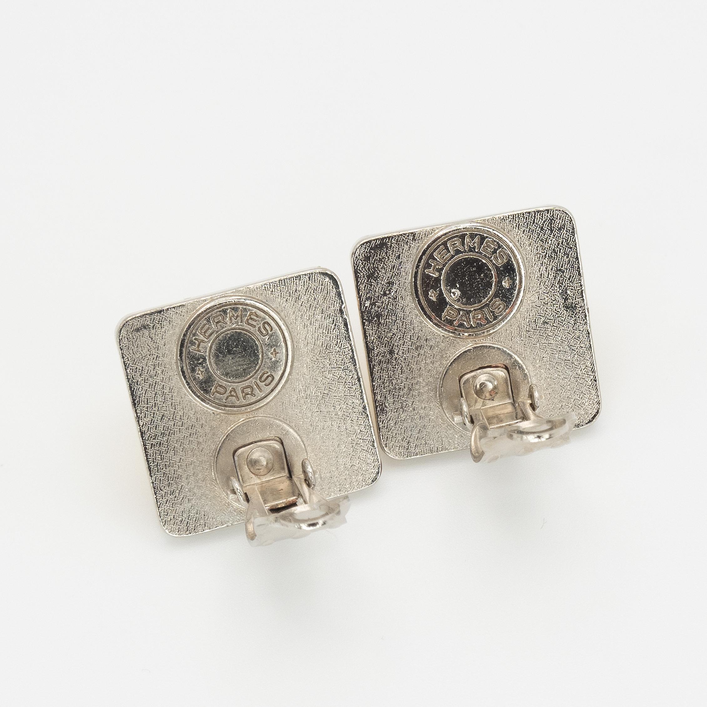 Hermès Paris Two-Tone Medor Pyramid Earrings in vendita 3