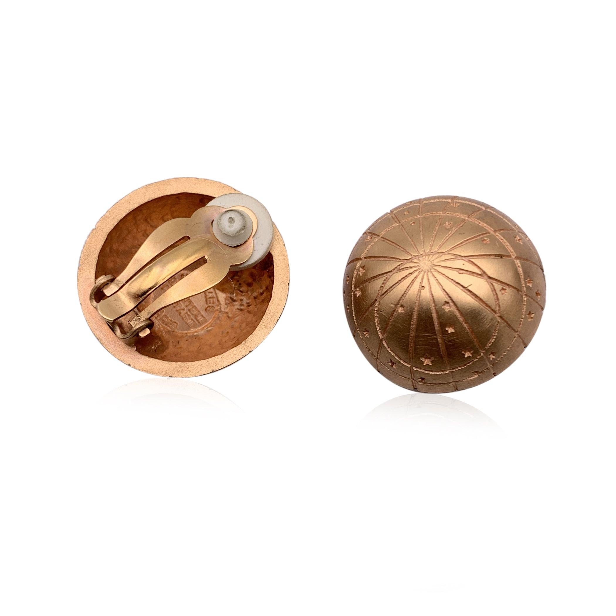 Hermes Paris Vintage Gold Metal Celestial Dome Clip On Earrings In Excellent Condition For Sale In Rome, Rome