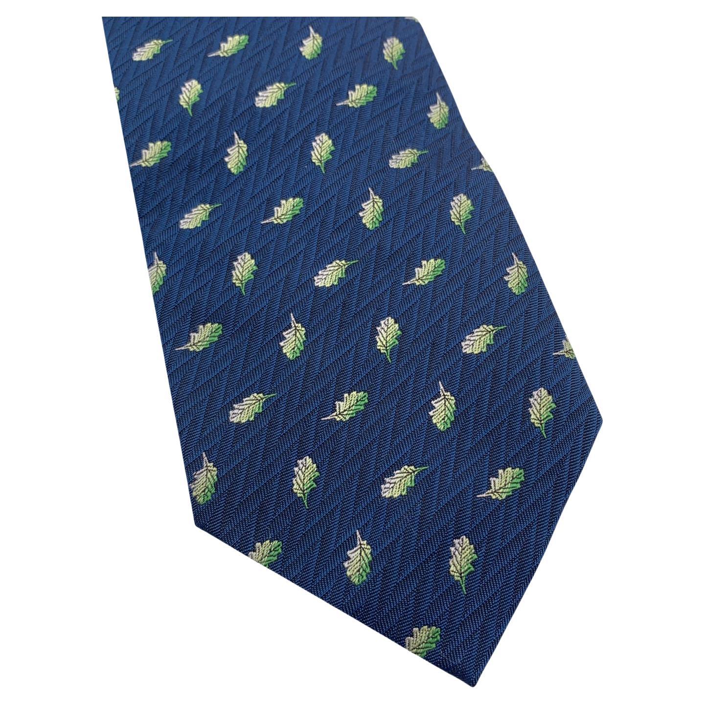 Cravate Hermes Paris Vintage en soie verte à motif de feuilles