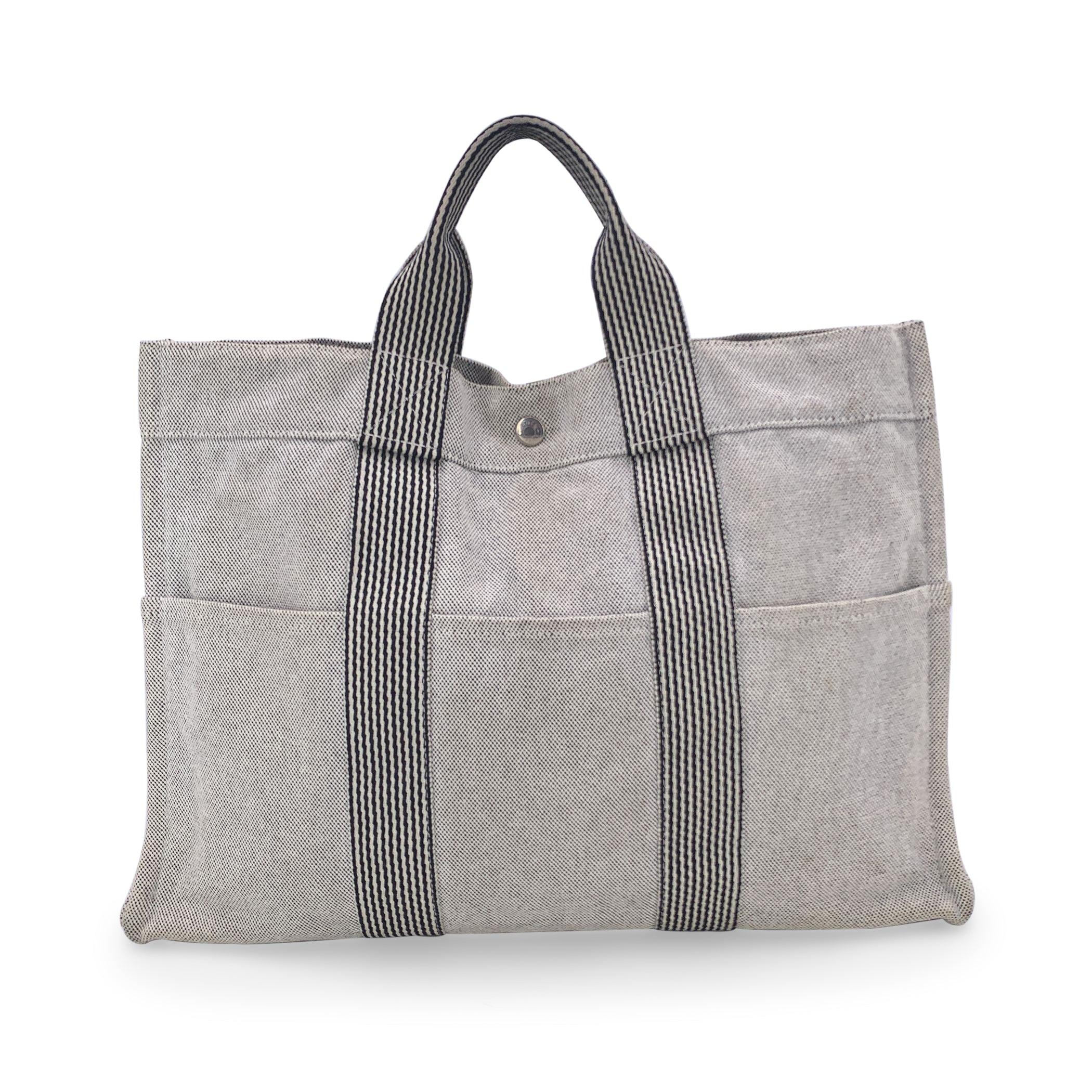 Hermes Paris Vintage Grey and Black Cotton Fourre Tout MM Tote Bag In Good Condition In Rome, Rome