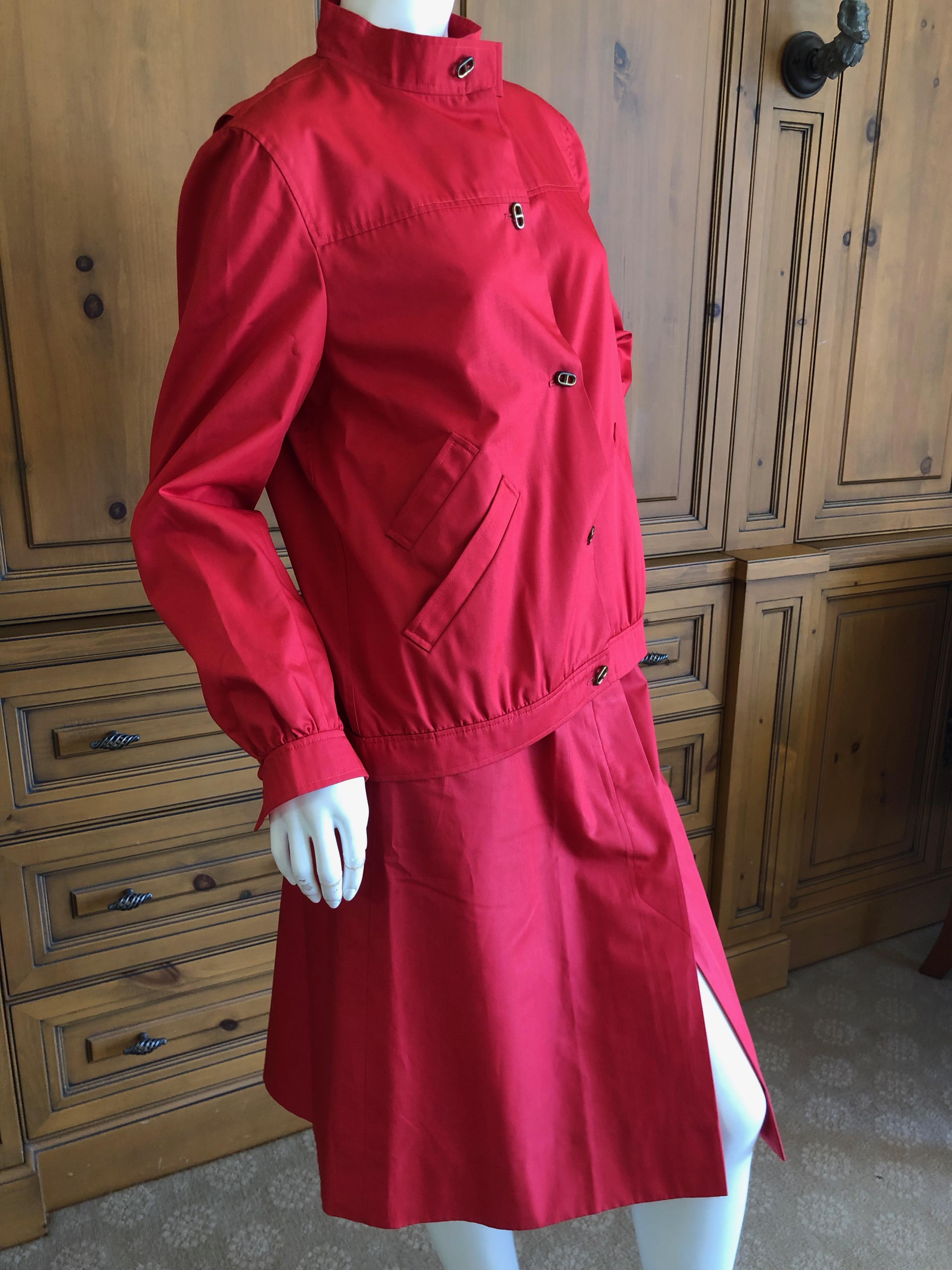 Hermes Paris Vintage Red Polished Cotton Skirt Suit with Signature Details For Sale 4