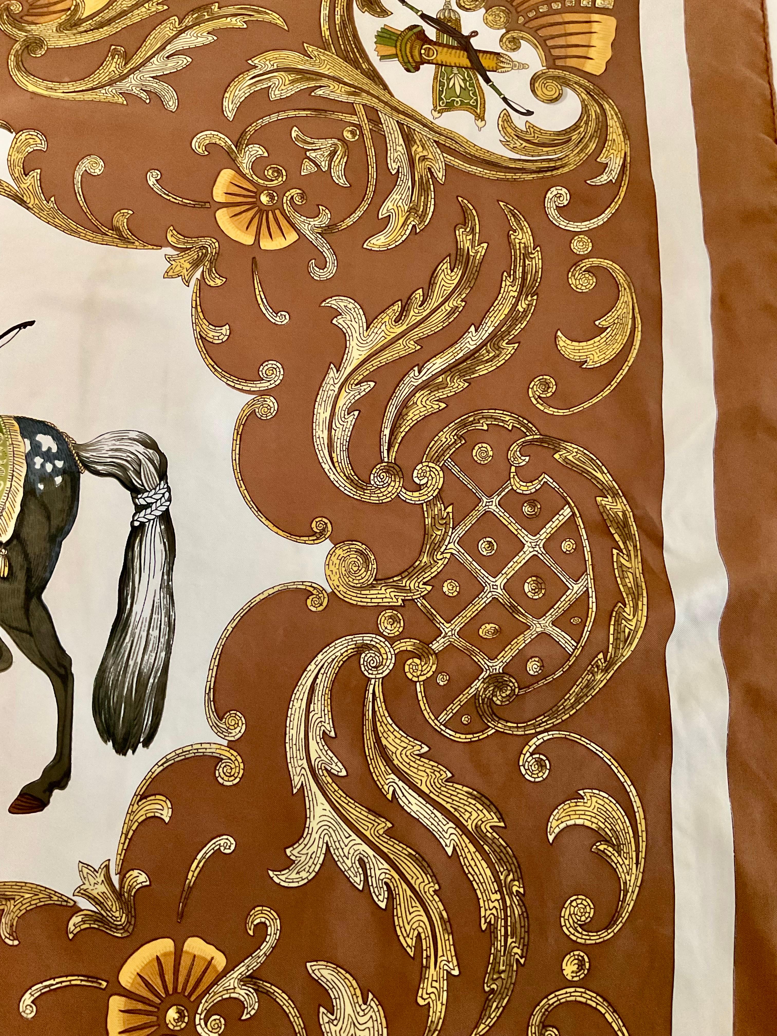 Hermes Paris Pañuelo de seda vintage Cheval Turc Christiane Vauzelles Años 80 en Bastante bueno estado para la venta en 'S-HERTOGENBOSCH, NL