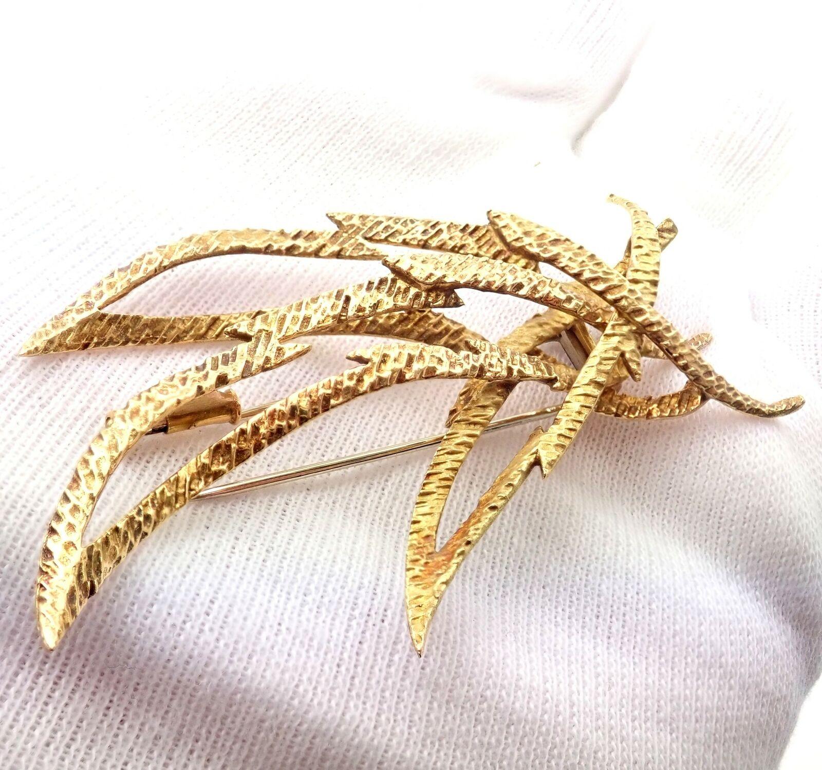 Hermes Paris Vintage Yellow Gold Starburst Comet Brooch In Excellent Condition For Sale In Holland, PA