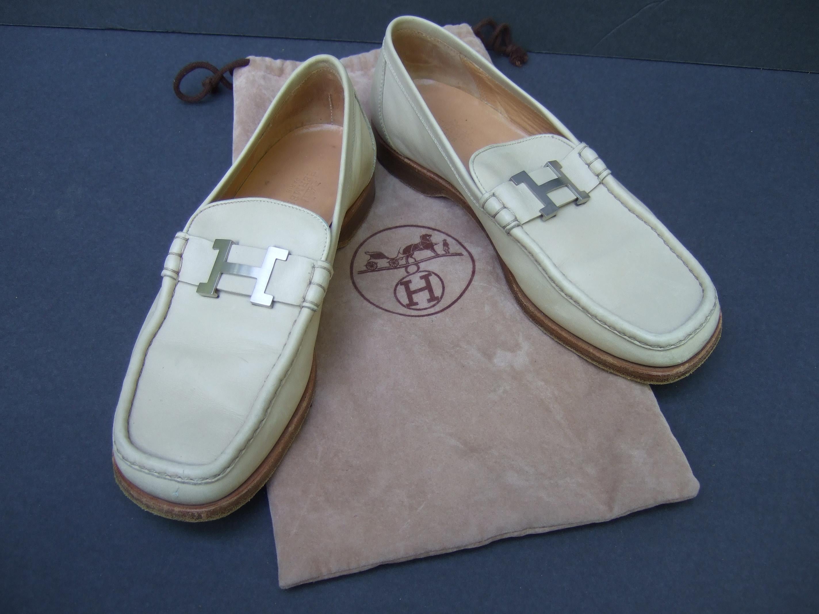 Hermes Paris Women's Constance Silver Buckle Ivory Leather Italian Loafers 1990s For Sale 4