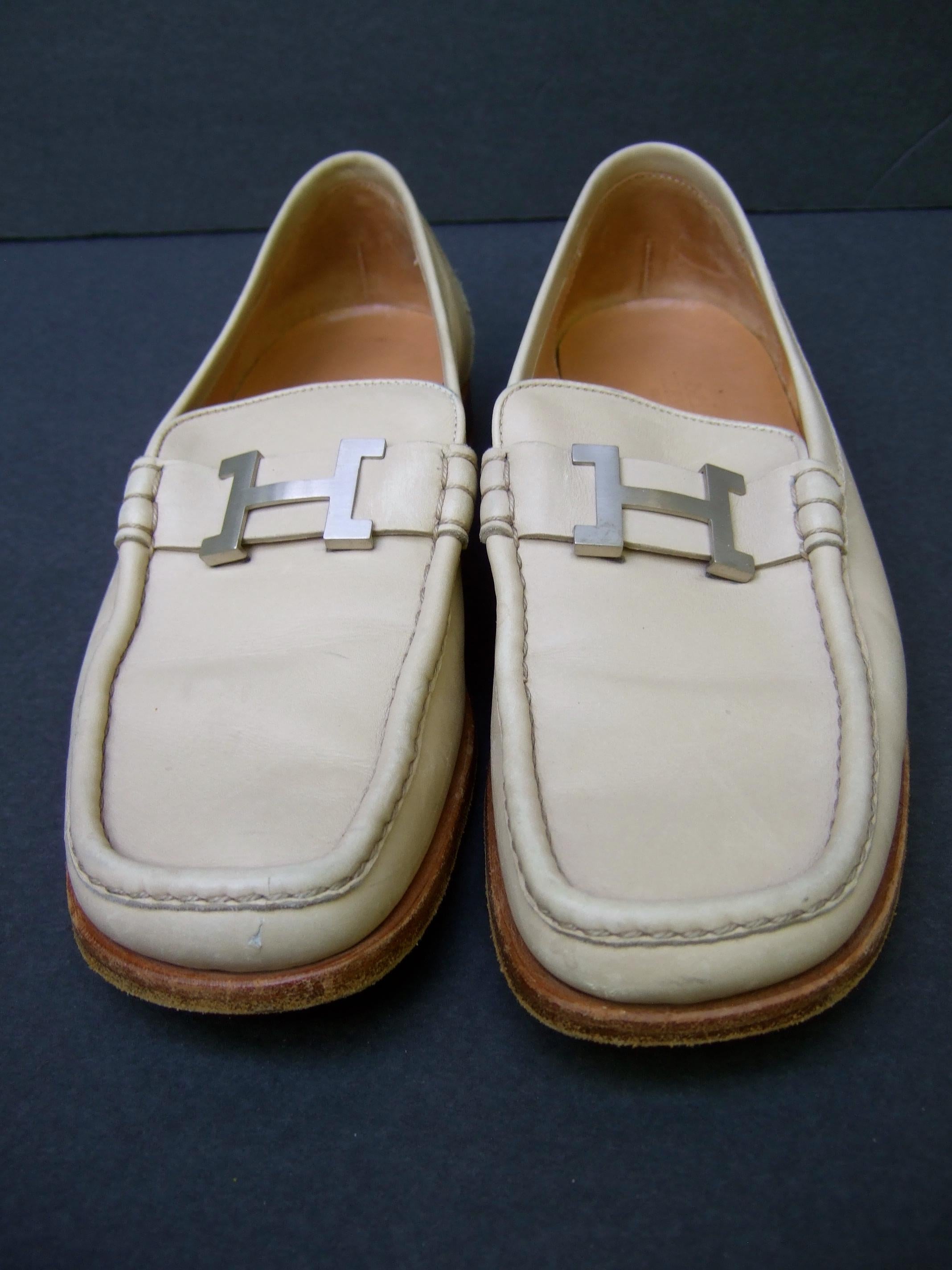 Women's or Men's Hermes Paris Women's Constance Silver Buckle Ivory Leather Italian Loafers 1990s For Sale