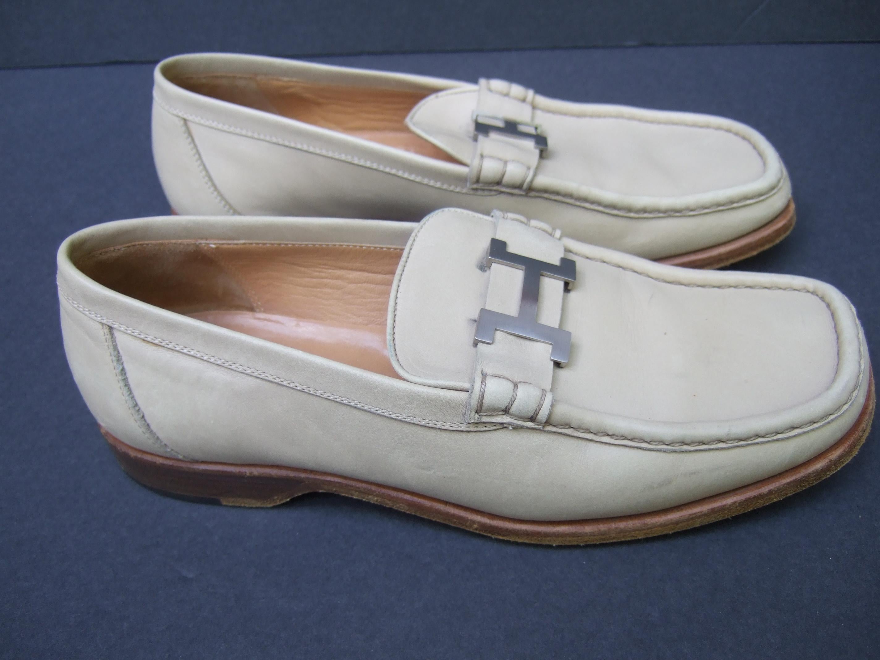 Hermes Paris Women's Constance Silver Buckle Ivory Leather Italian Loafers 1990s For Sale 2