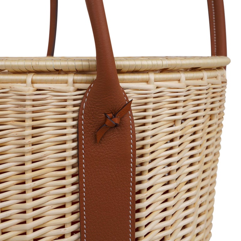 Hermes Park Picnic Basket A Walk in the Garden Plates and More New w/ Box  For Sale at 1stDibs