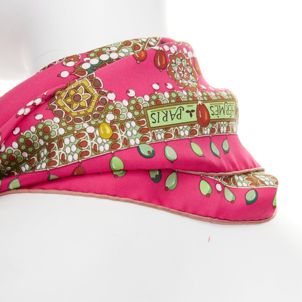 HERMES Parures des Jewell rose vert 100% soie imprimé bijou 90cm
Référence : TGAS/F00034
Marque : Hermès
Modèle : Parures des Maharajas
MATERIAL : Soie
Couleur : vert, rose
Motif : Impression photographique
Détails supplémentaires : Impression de