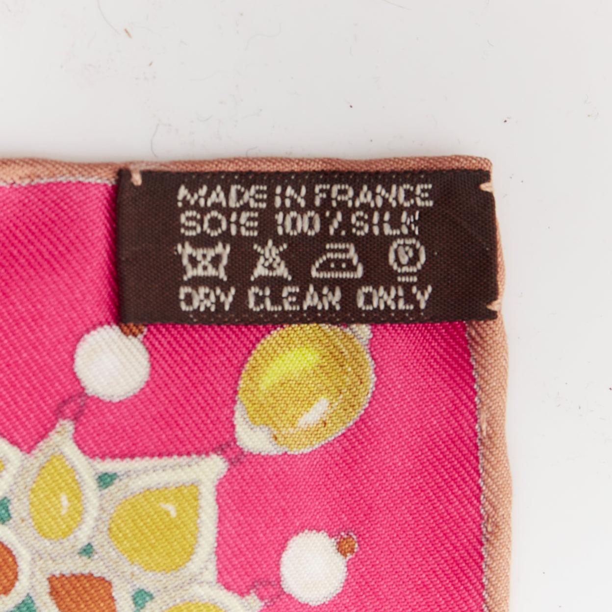 HERMES Parures des Jewell rose vert 100% soie imprimé bijou 90cm en vente 3