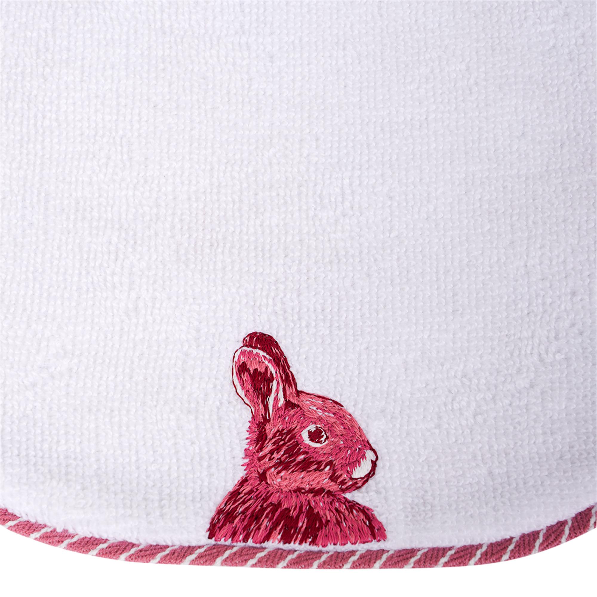 Mightychic offers an Hermes Passe-Passe Round Bib featured in Fique
This charming bib has an embroidered bunny on front.
The rear  is white cotton with splashes of pretty colours.
Lovely gift idea.
Please see the matching washcloth listed.
Clou de
