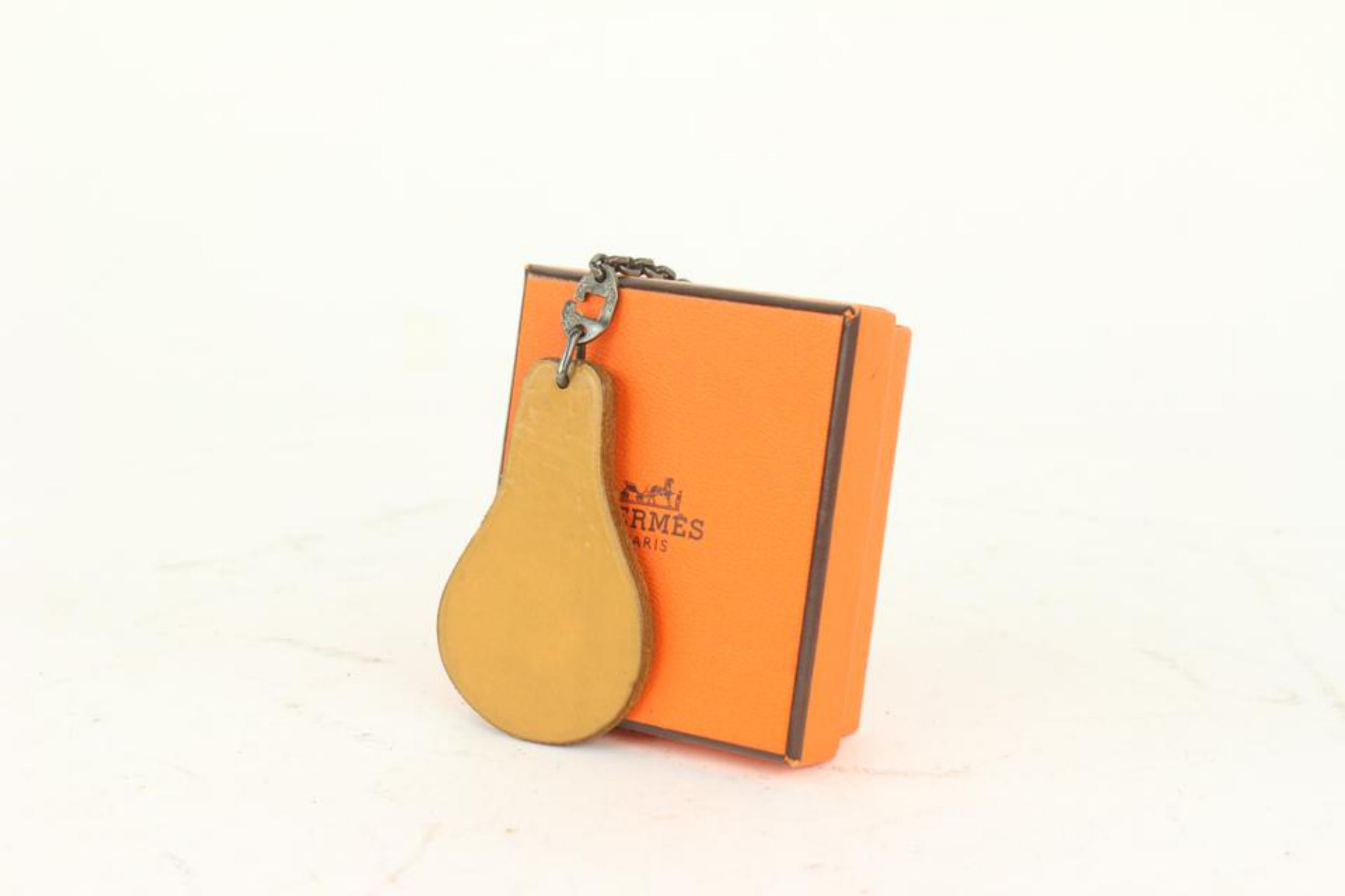 Hermès Pear Tan Leather Silver Bag Charm 1020h37 For Sale 6