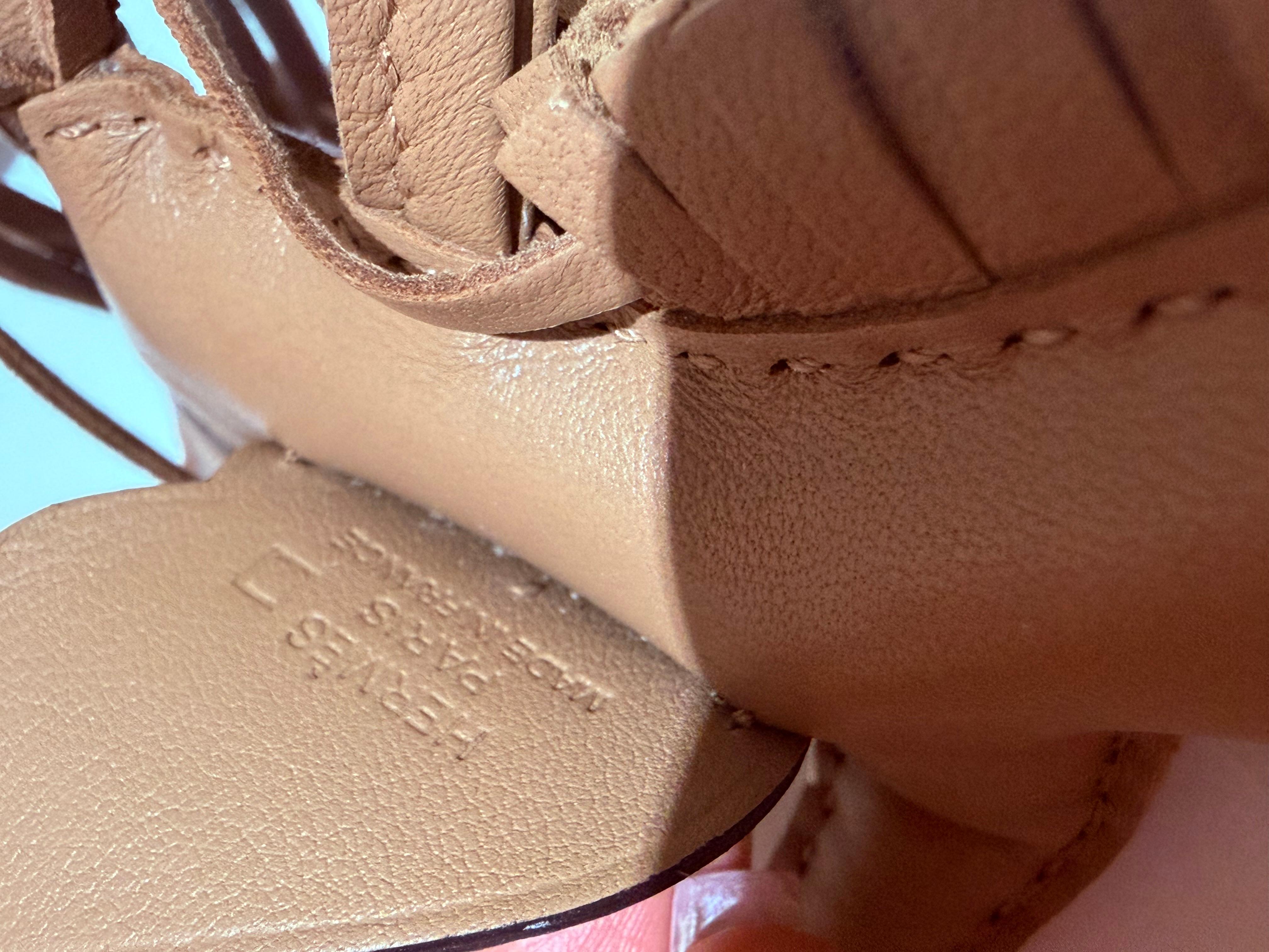 Hermes Pegasus Rodeo touch Alligator charm in gold color Neuf - En vente à London, England