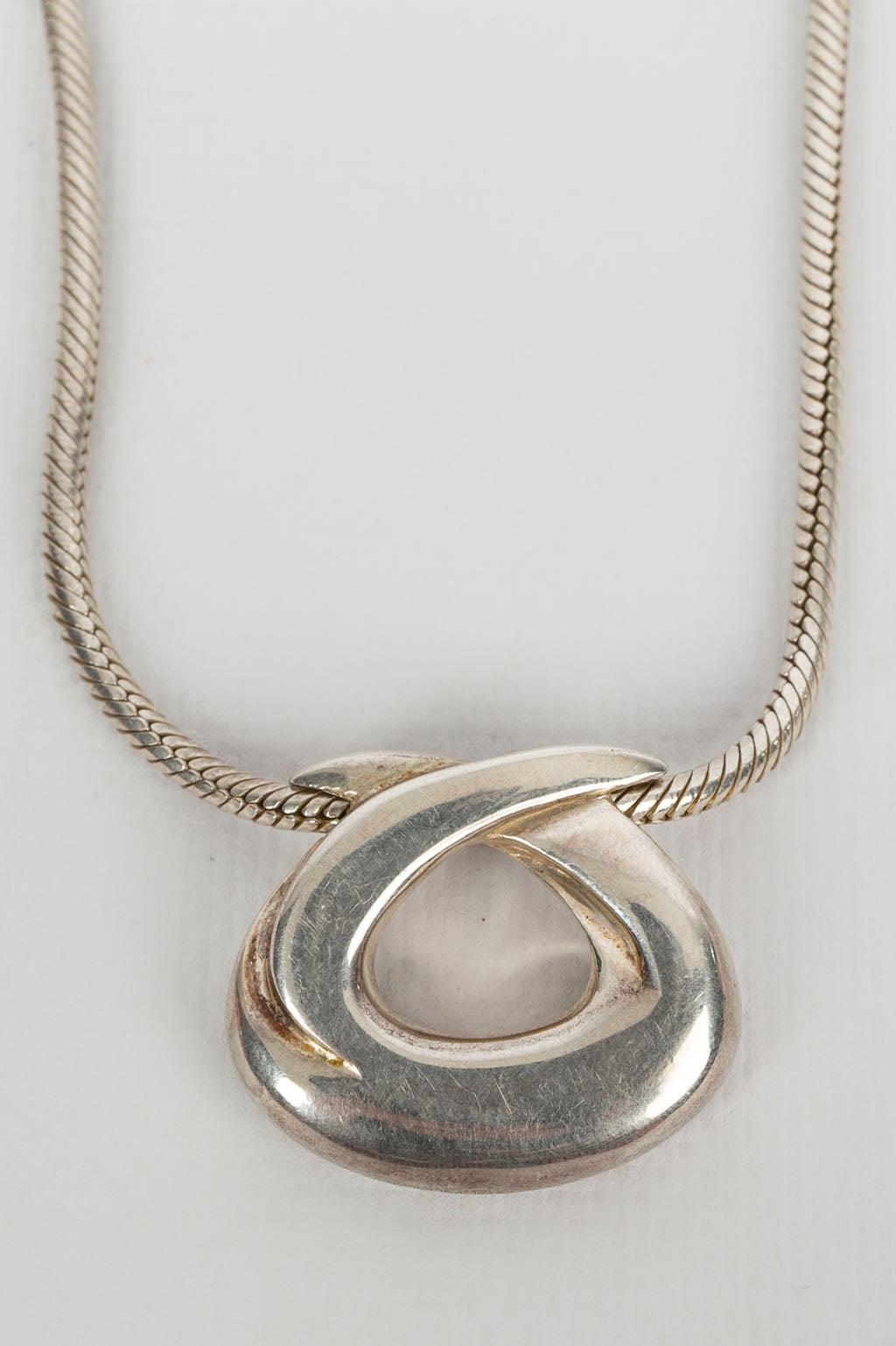 Hermes - Collana corta e ciondolo in argento

Informazioni aggiuntive: 
Dimensioni: Lunghezza: 40 cm - Altezza: 3 cm
Condizioni: Ottime condizioni
Numero di riferimento del venditore: BC278