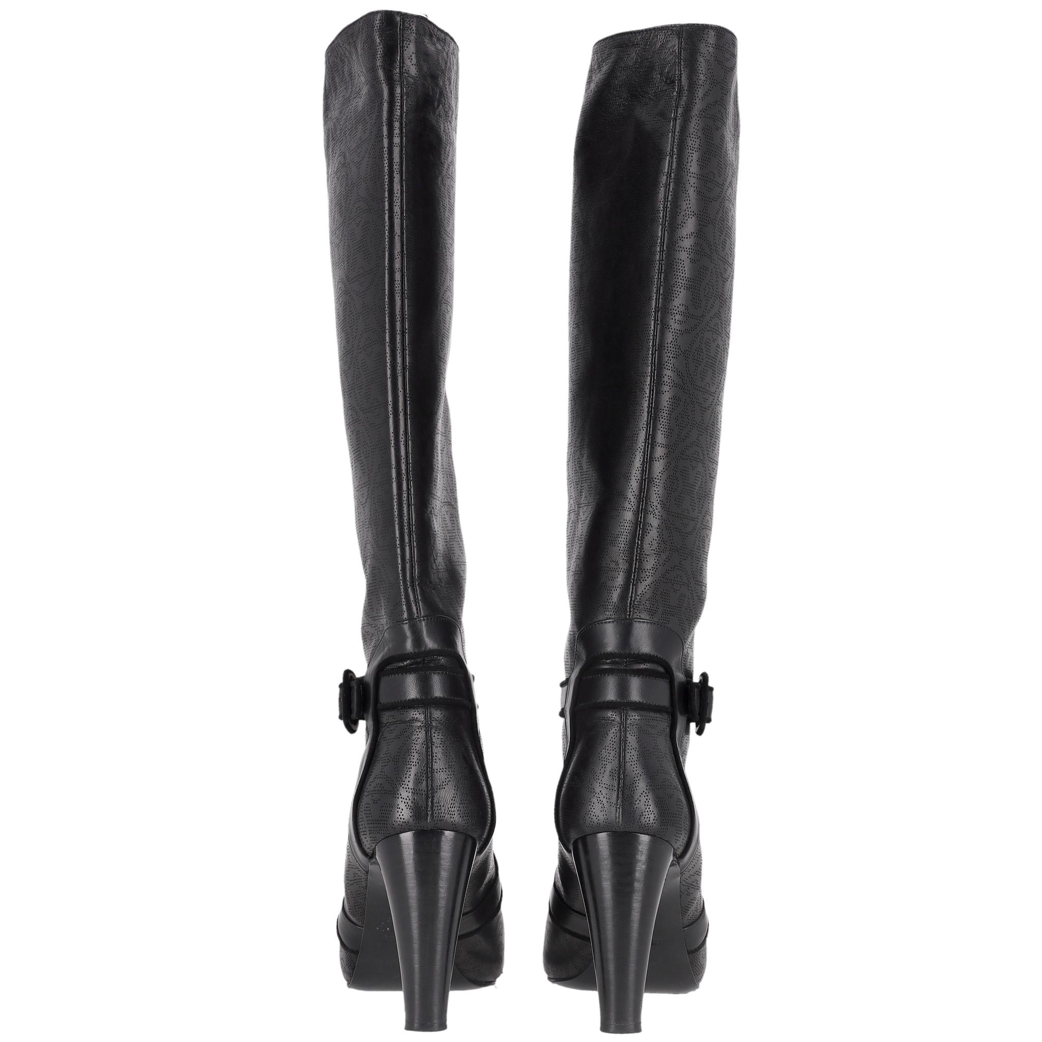 Hermes Kniestiefel aus Leder mit 'H'-Muster und Perforation im Zustand „Hervorragend“ im Angebot in London, GB