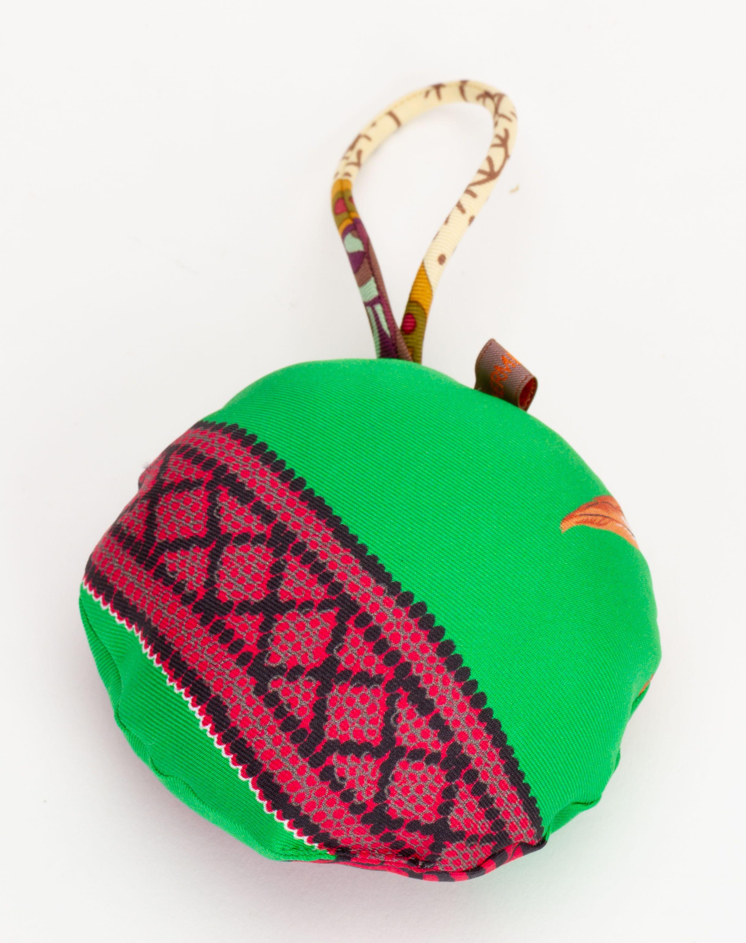 Hermès Petit H Weihnachtsschmuck-Set (Orange) im Angebot