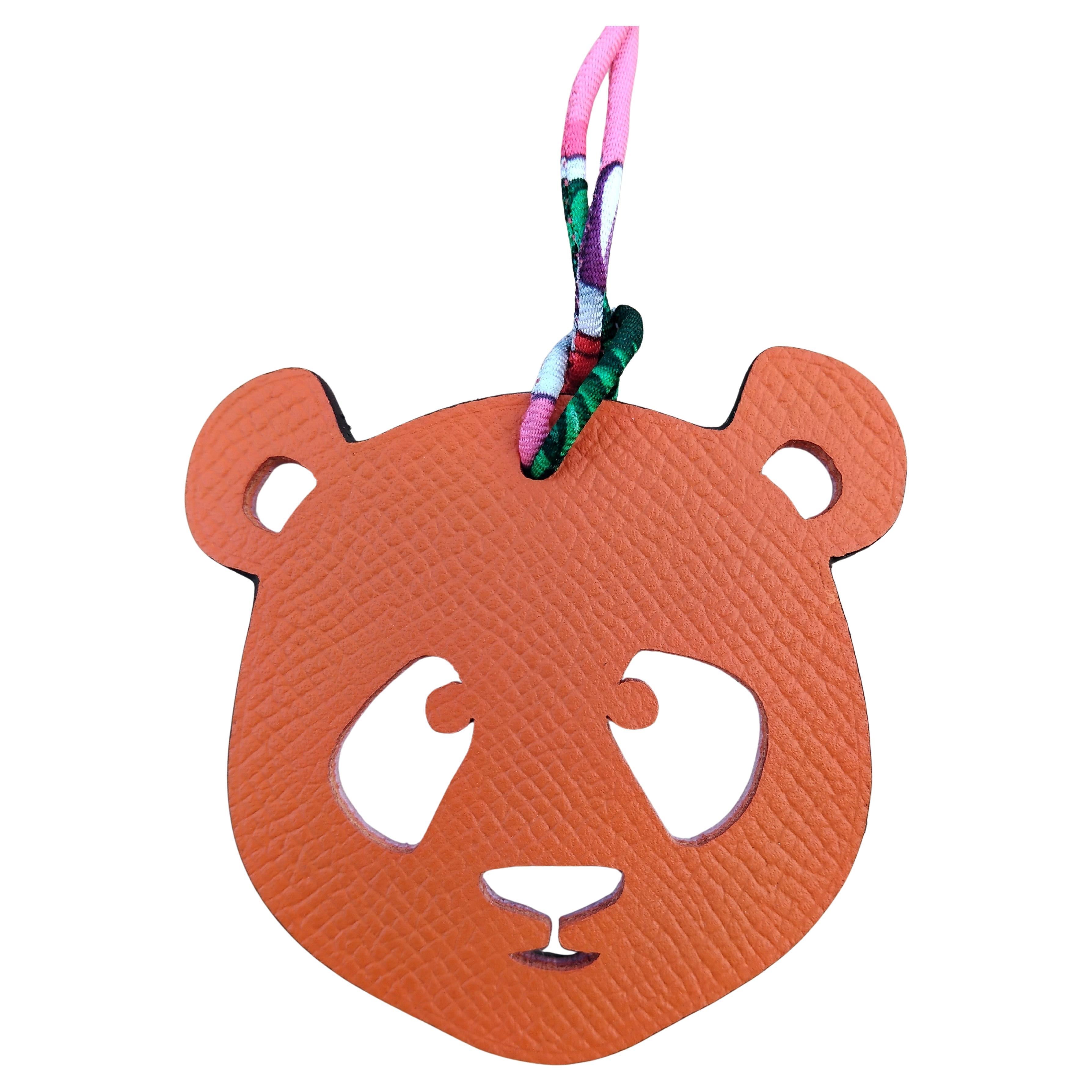 Hermès Petit H Panda Charm per borsa o scarpa in pelle rosa arancione in vendita 1