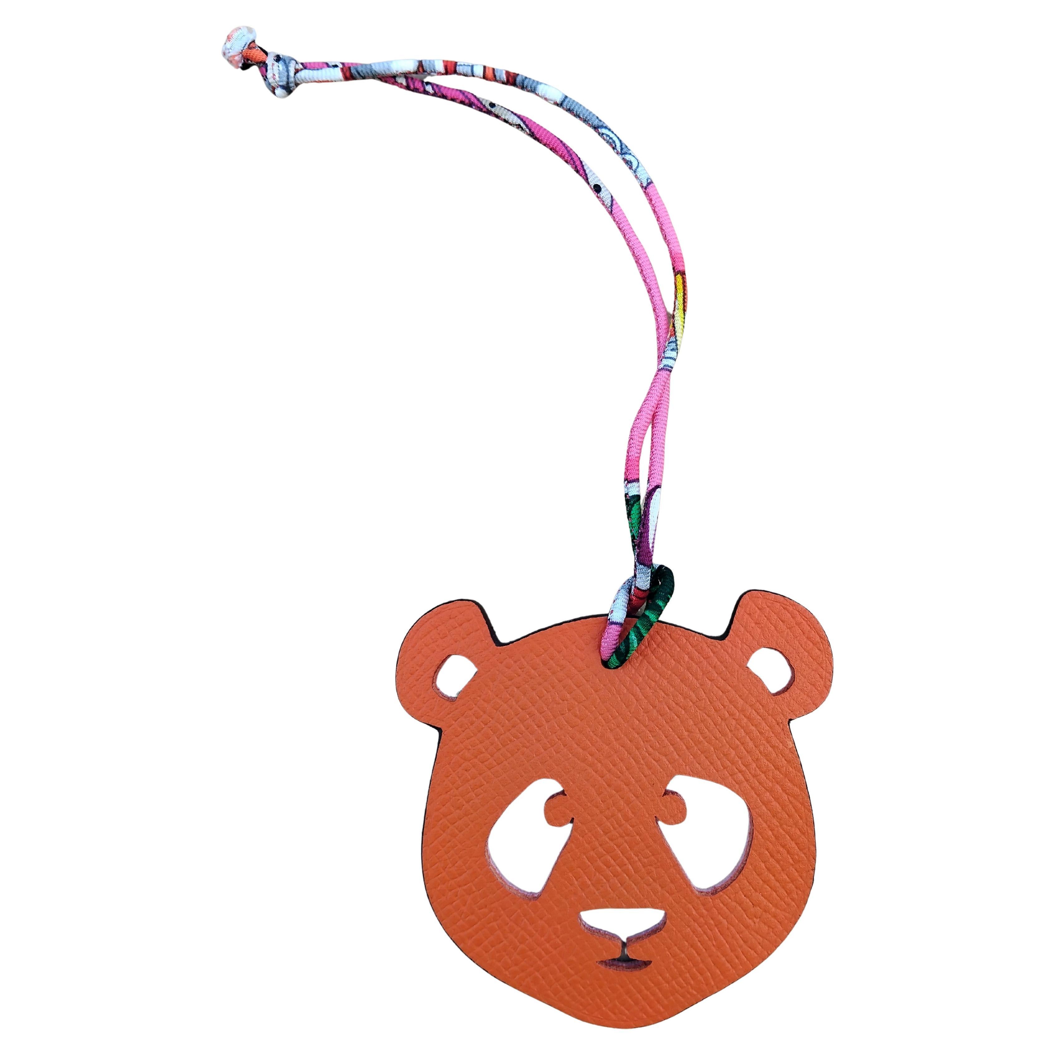 Hermès Petit H Panda Charm per borsa o scarpa in pelle rosa arancione in vendita 2