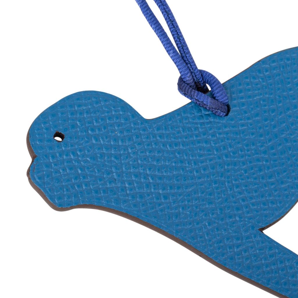 Guaranteed authentic coveted Hermes Petit h Bi-Color Monkey bag charm.
This whimsical charm comes in green and blue and will add a delightful touch to a myriad of your bags!
New or Store Fresh Condition
final sale

CONDITION:
New or Store Fresh