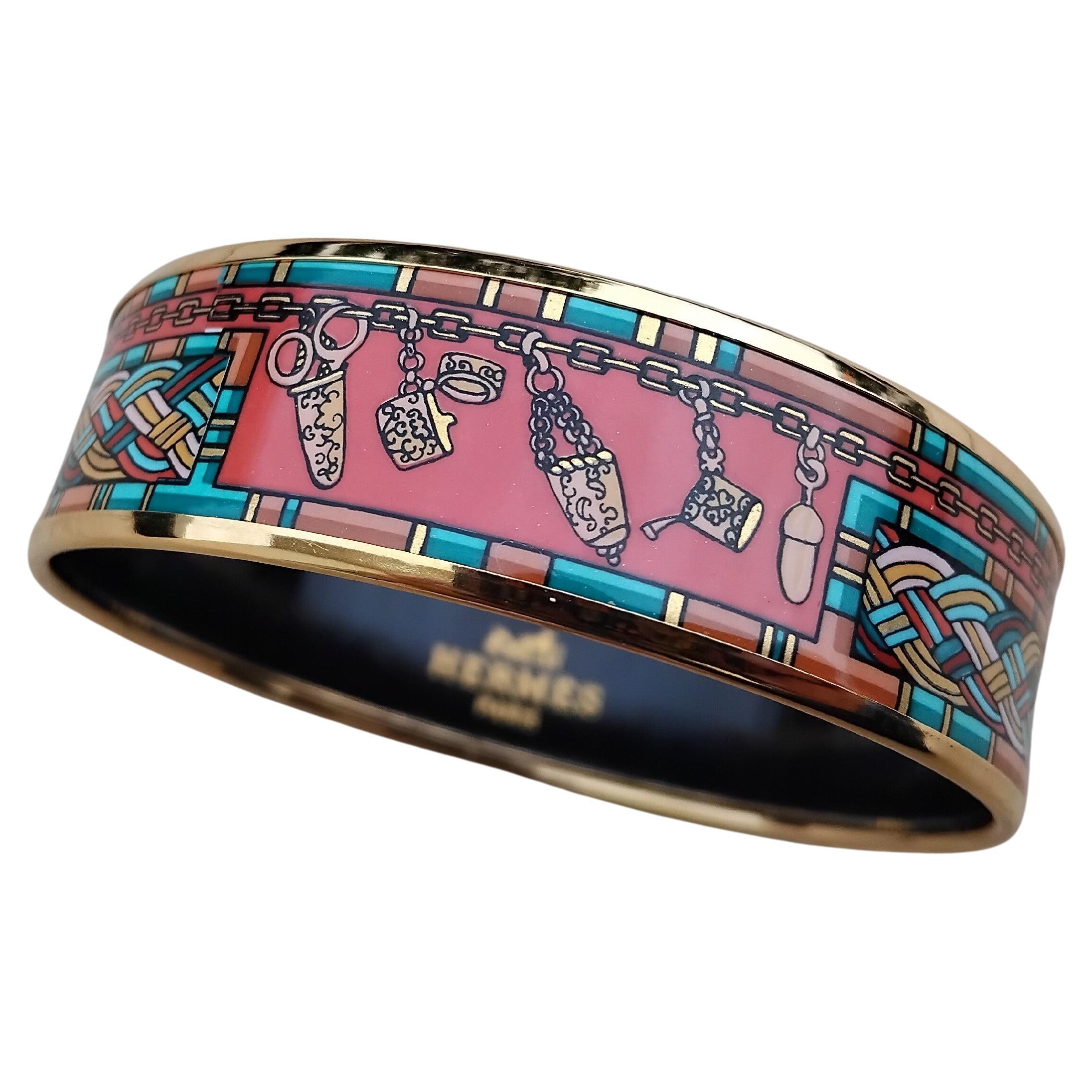 Women's Hermès Petite Main Enamel Bracelet Wide Gold Hdw S. 65 For Sale