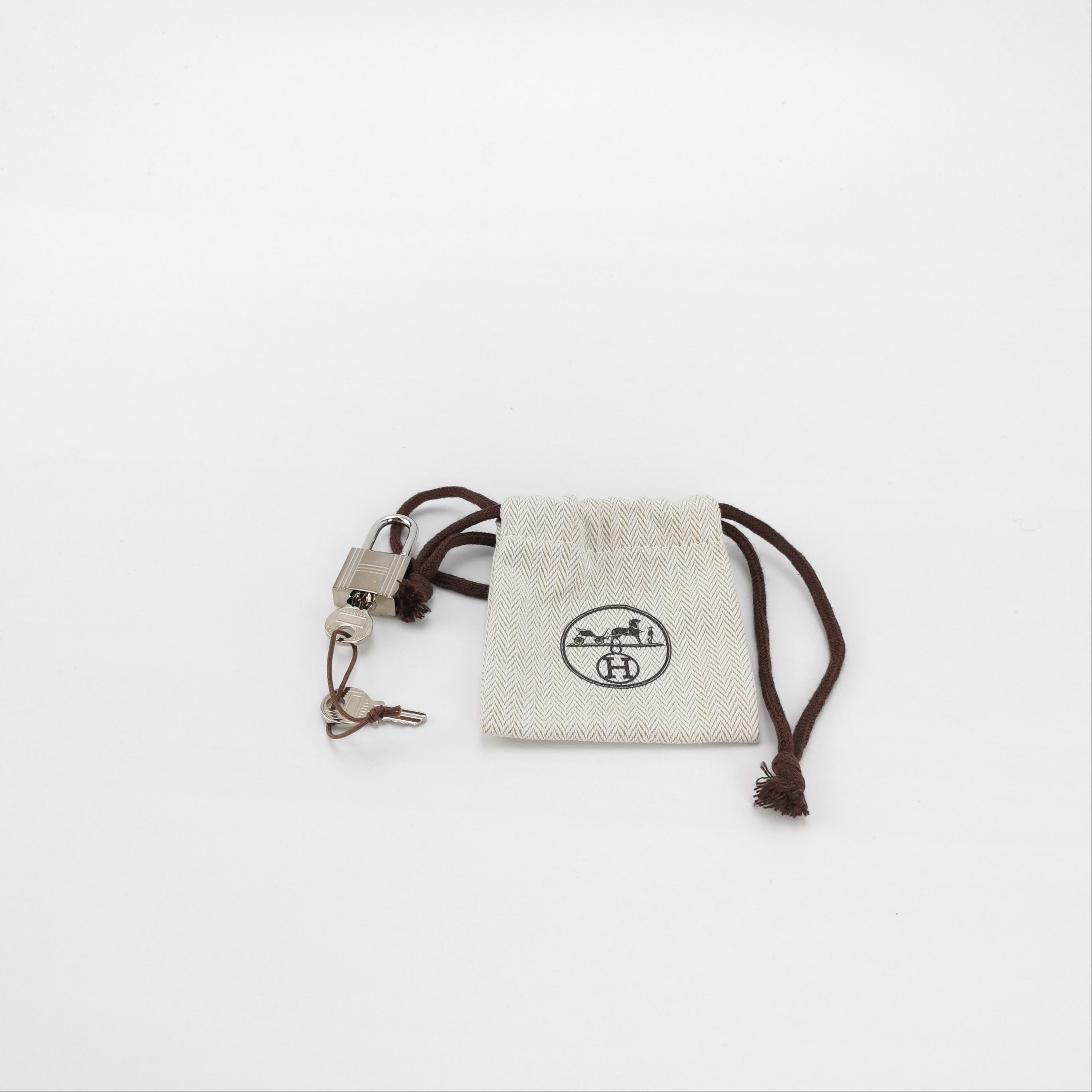 Hermes Picotin 18 Cargo Lock Pocket 18 Cream White Swift in pelle e tela PHW in vendita 4