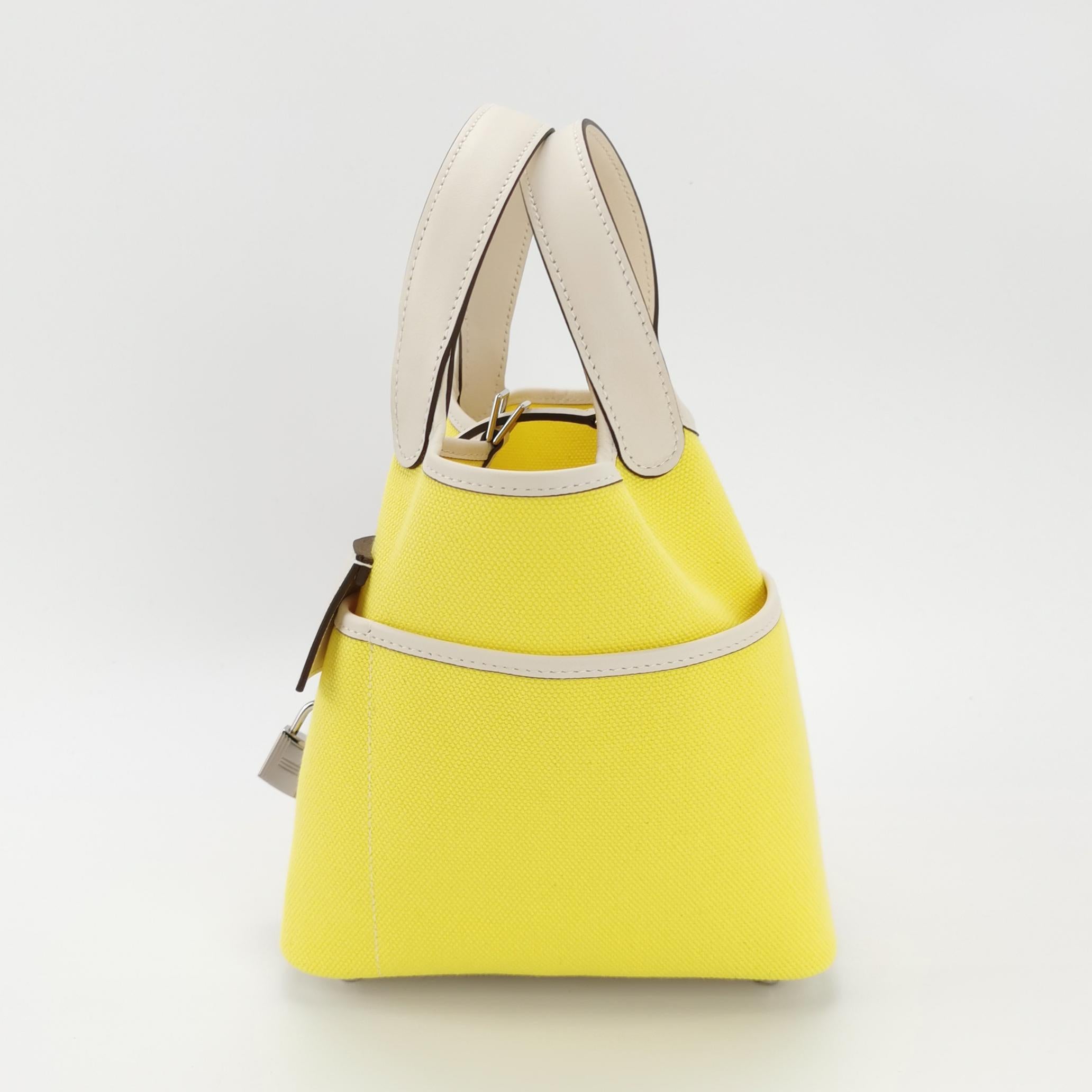 Giallo Hermes Picotin 18 Cargo Lock Pocket 18 Lemon Yellow Swift in pelle e tela PHW in vendita
