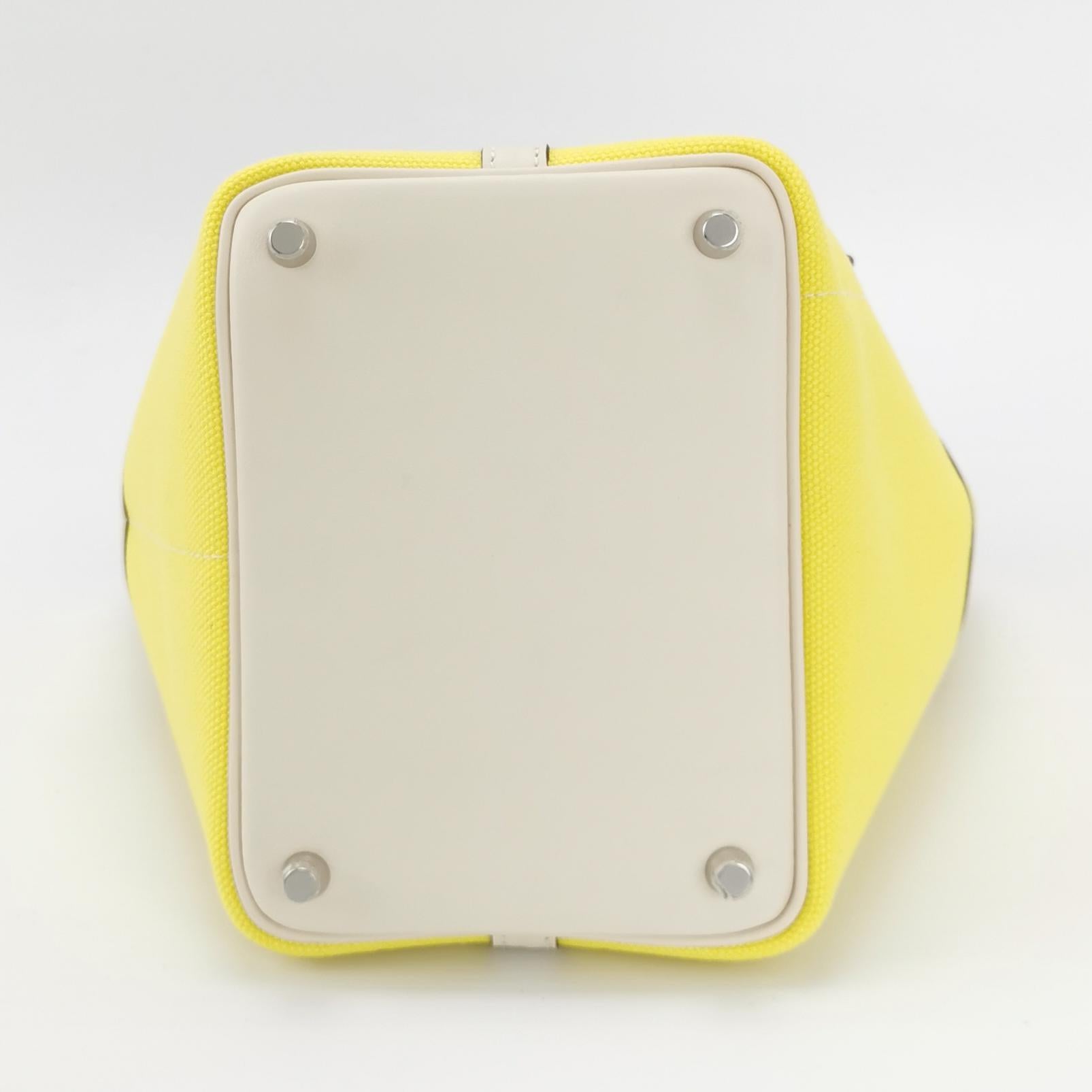 Hermes Picotin 18 Cargo Lock Pocket 18 Lemon Yellow Swift in pelle e tela PHW in vendita 2