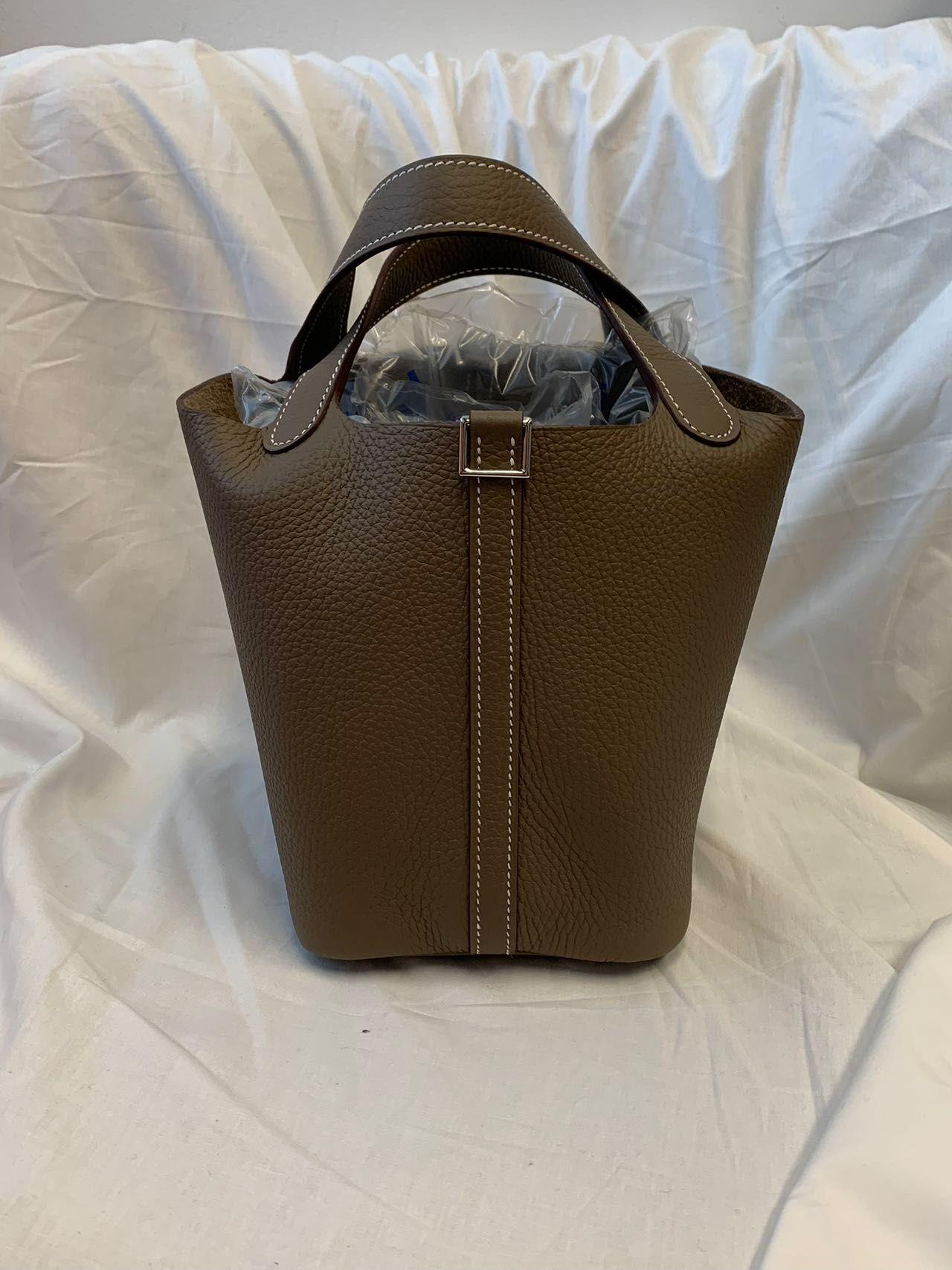 Hermes Picotin 18 in Etoupe colour with palladium hardware bag, W 2024. Very classic bag for everyday chic style. With box, dustbag and invoice.