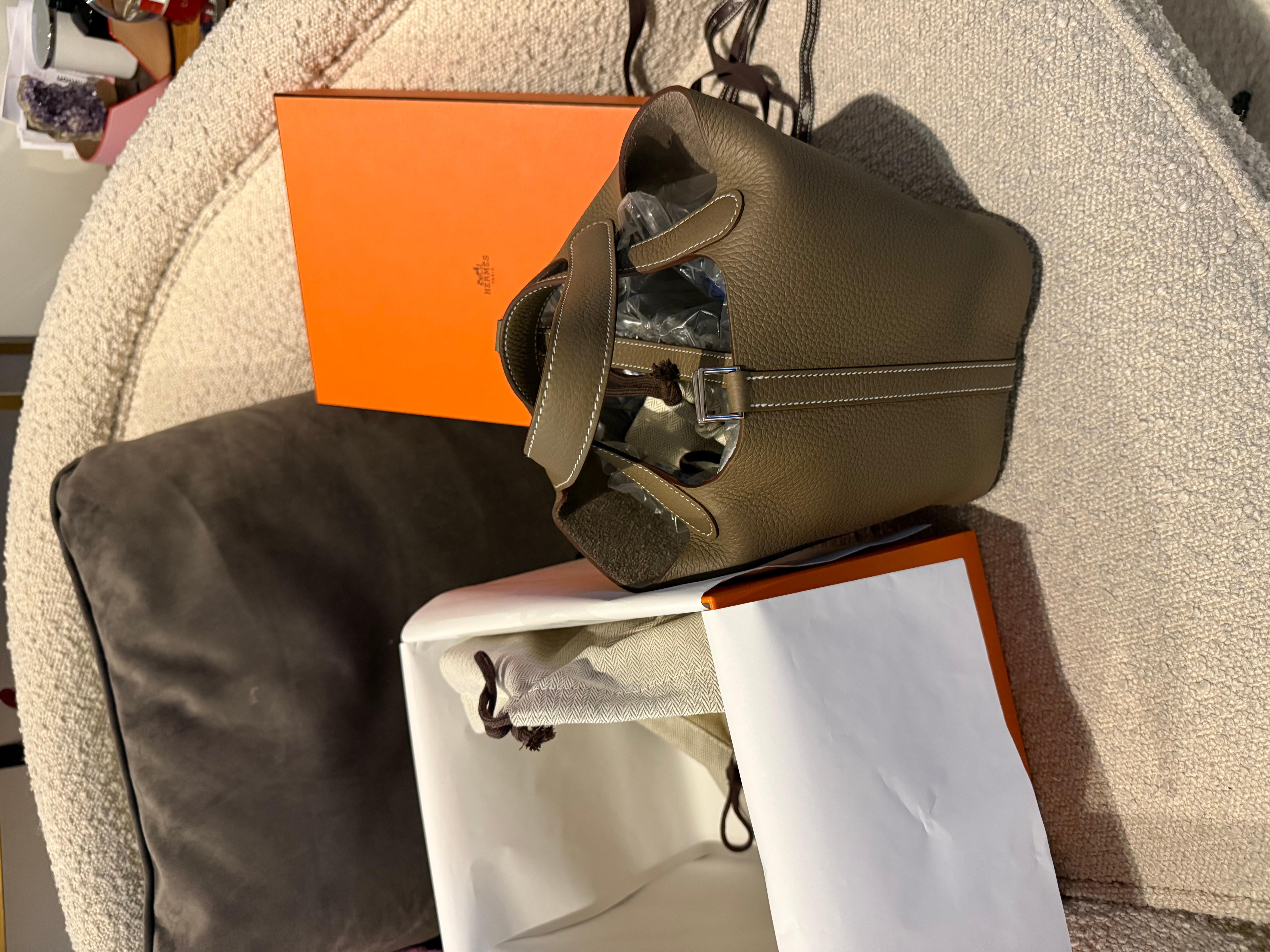 Hermes Picotin 18 Etoupe bag In New Condition For Sale In London, England
