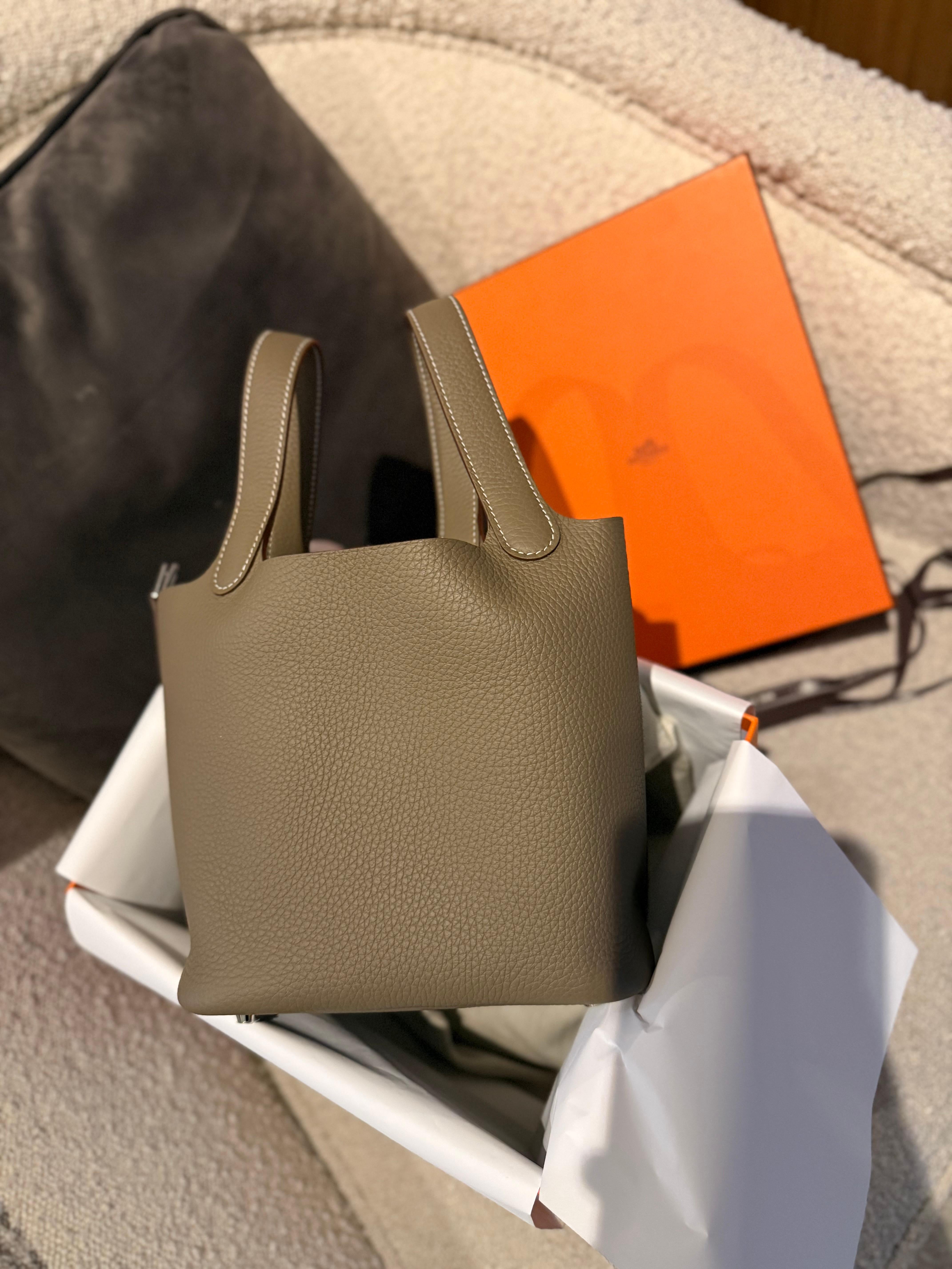 Women's or Men's Hermes Picotin 18 Etoupe bag For Sale