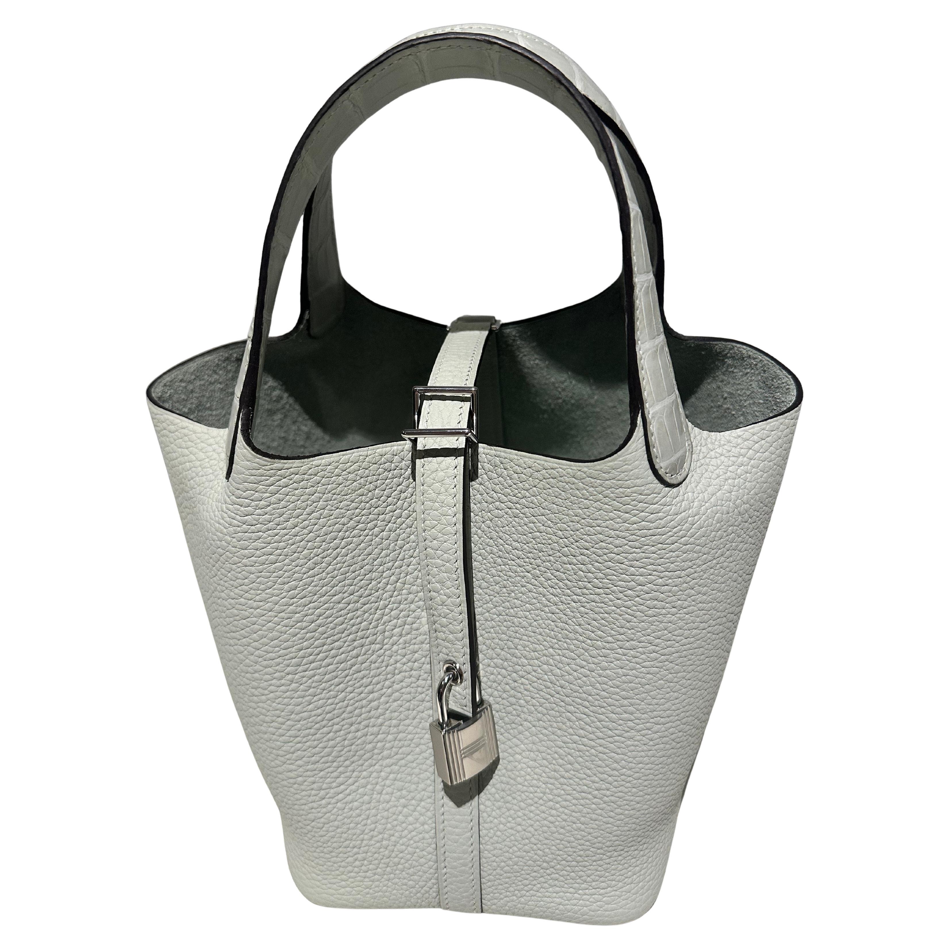 Hermès Picotin 18 Lock in al de gris clemence leather w/ matte alligator handle en vente
