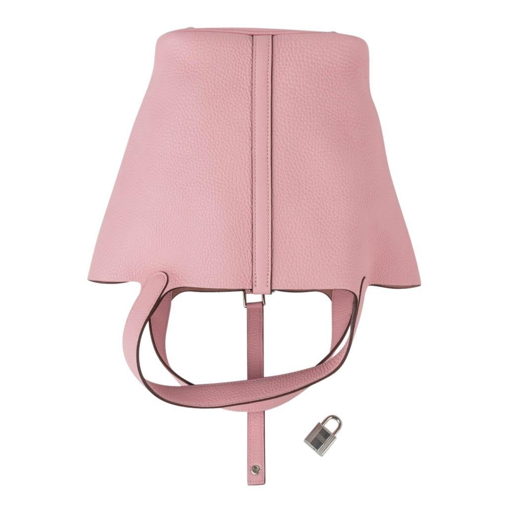 Hermes Picotin Lock 22 Bag MM Rose Sakura Pink Palladium Hardware In Good Condition In Miami, FL