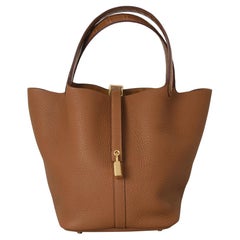 Hermès Picotin Schlosstasche 22 mit goldenem Krokodilledergriff
