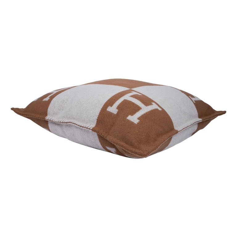 Hermes Pillow Avalon Camel / Ecru Large Model New For Sale at 1stDibs