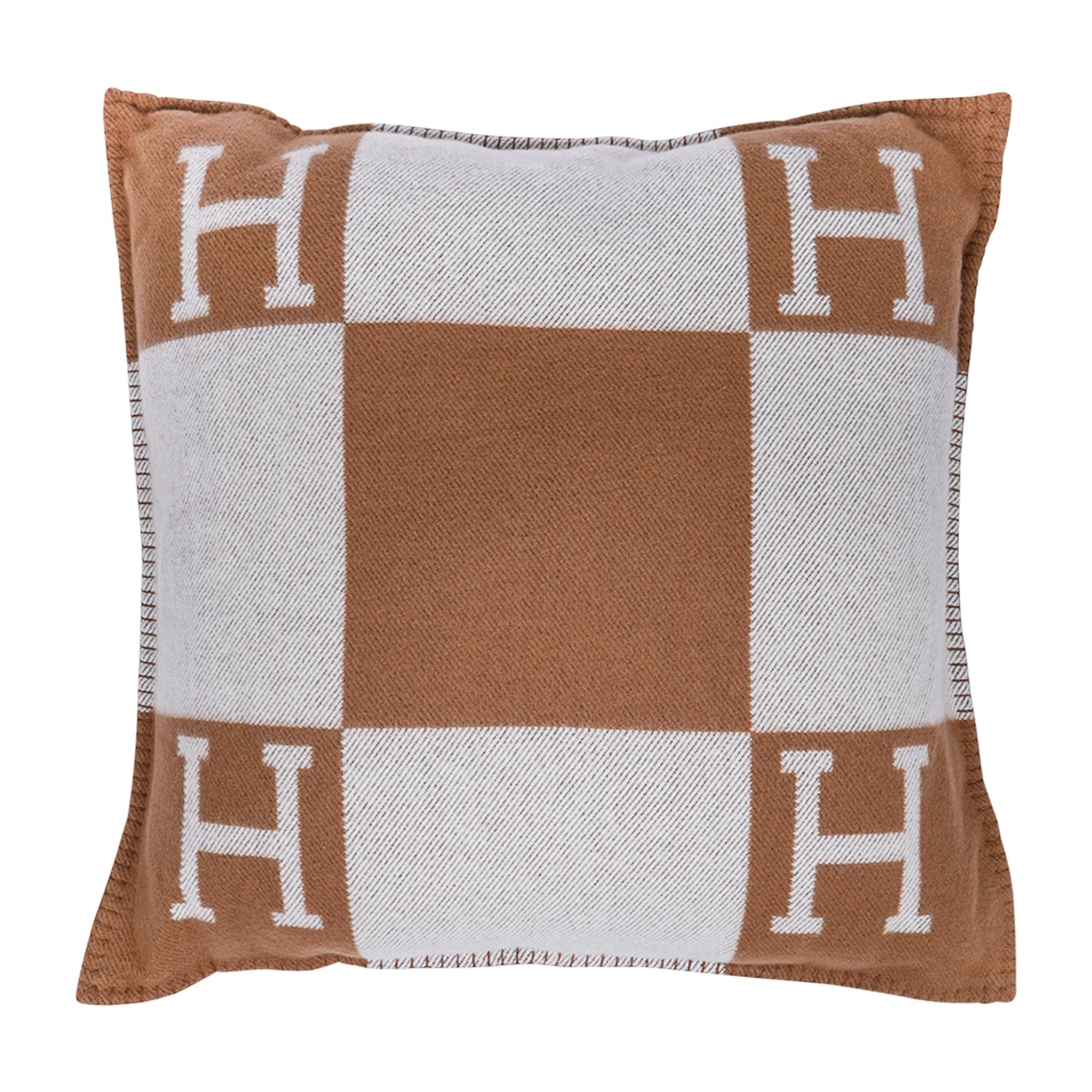 avalon pillow hermes