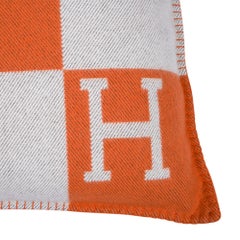 Oreiller Hermès Avalon orange/écru, grand modèle, neuf