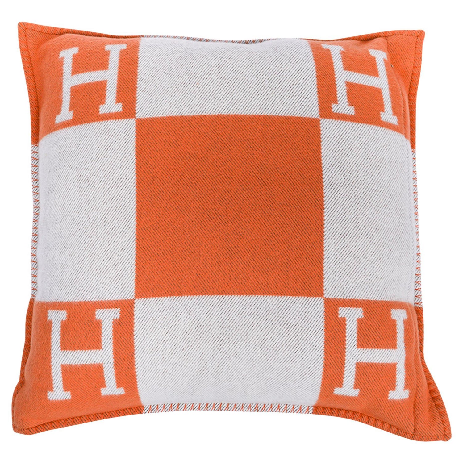 Coussin Hermes Avalon I PM Signature Orange Throw Pillow Cushion En vente  sur 1stDibs | coussin hermès, housse de coussin hermes, coussin hermès  occasion