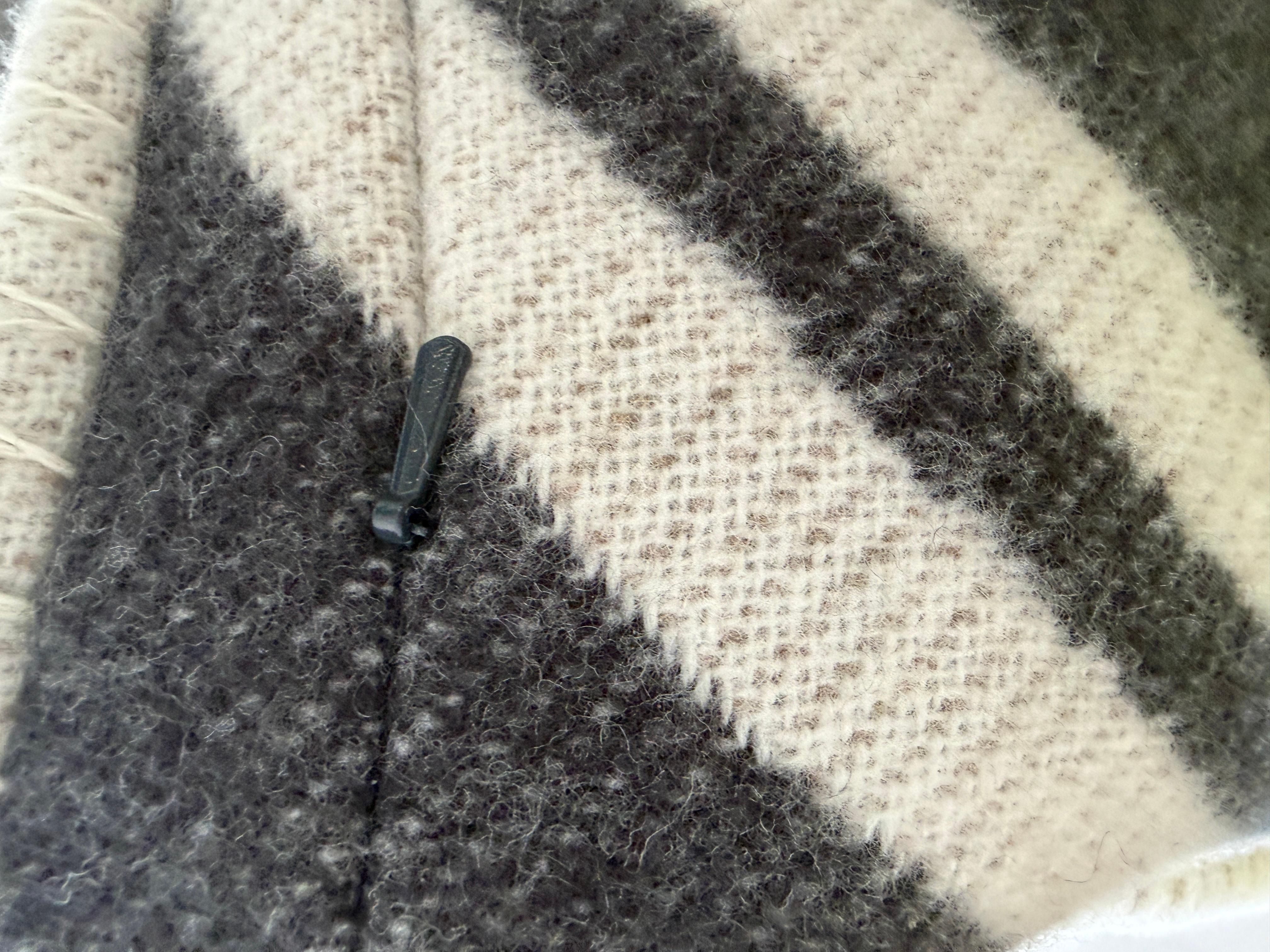 Cuscino Hermes Brides de Gala Cashmere Blend 2 Colori In condizioni Nuovo a West Chester, PA