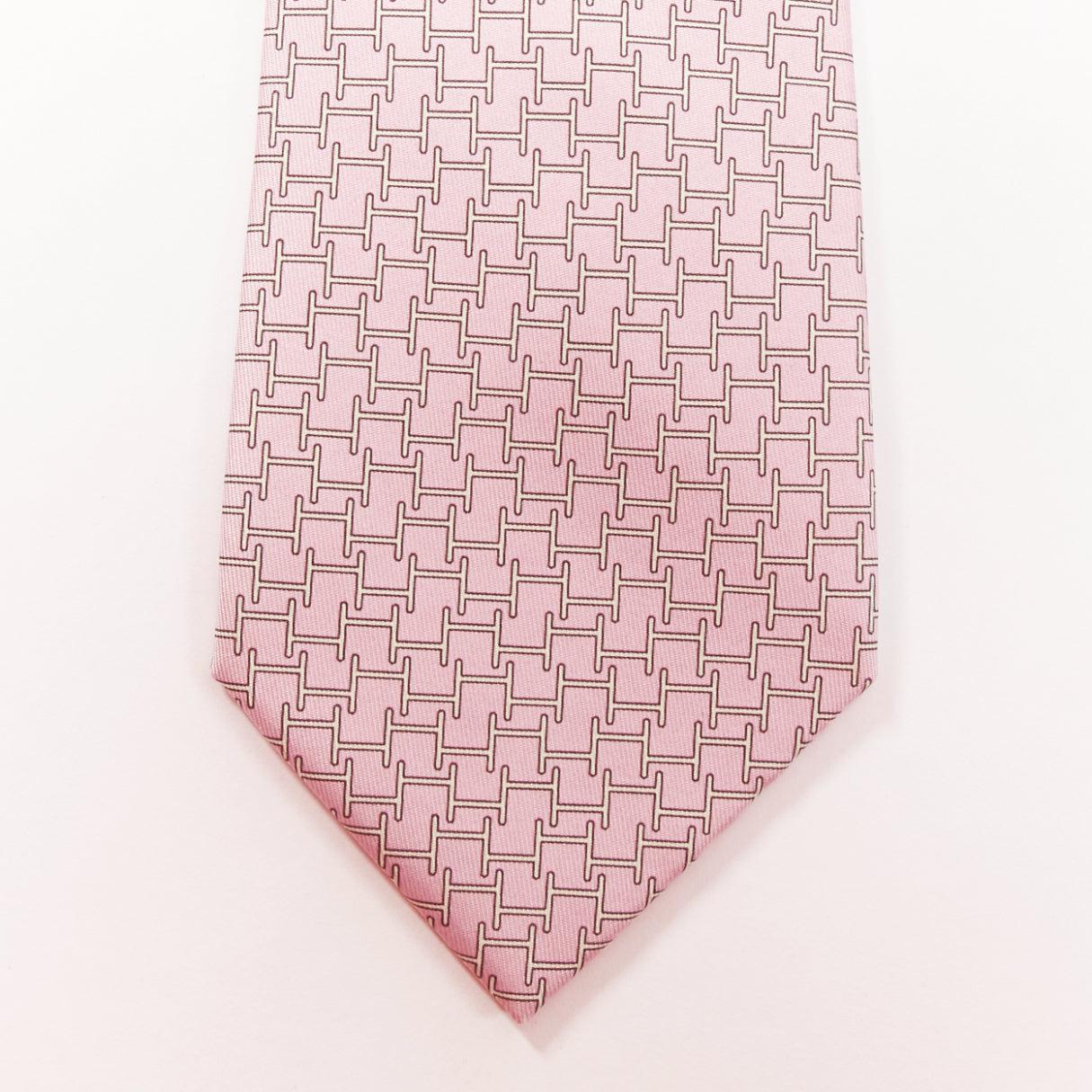 White HERMES pink cream 100% silk H logo interlock monogram print formal tie