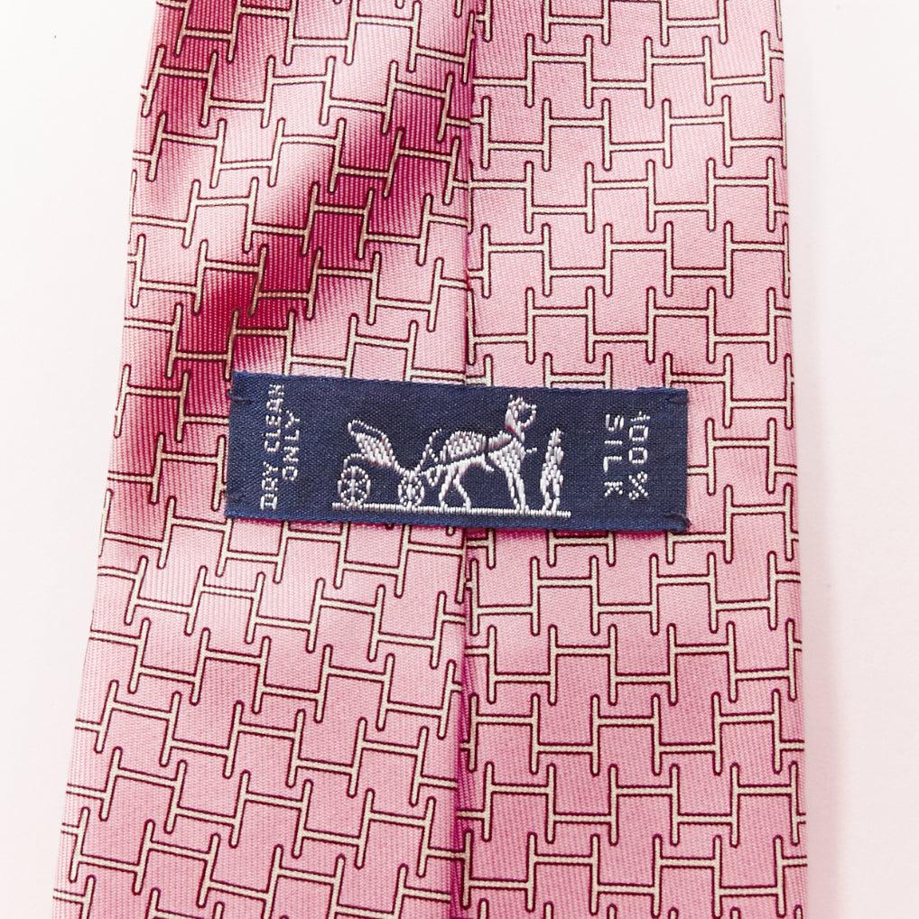 HERMES pink cream 100% silk H logo interlock monogram print formal tie In Excellent Condition In Hong Kong, NT