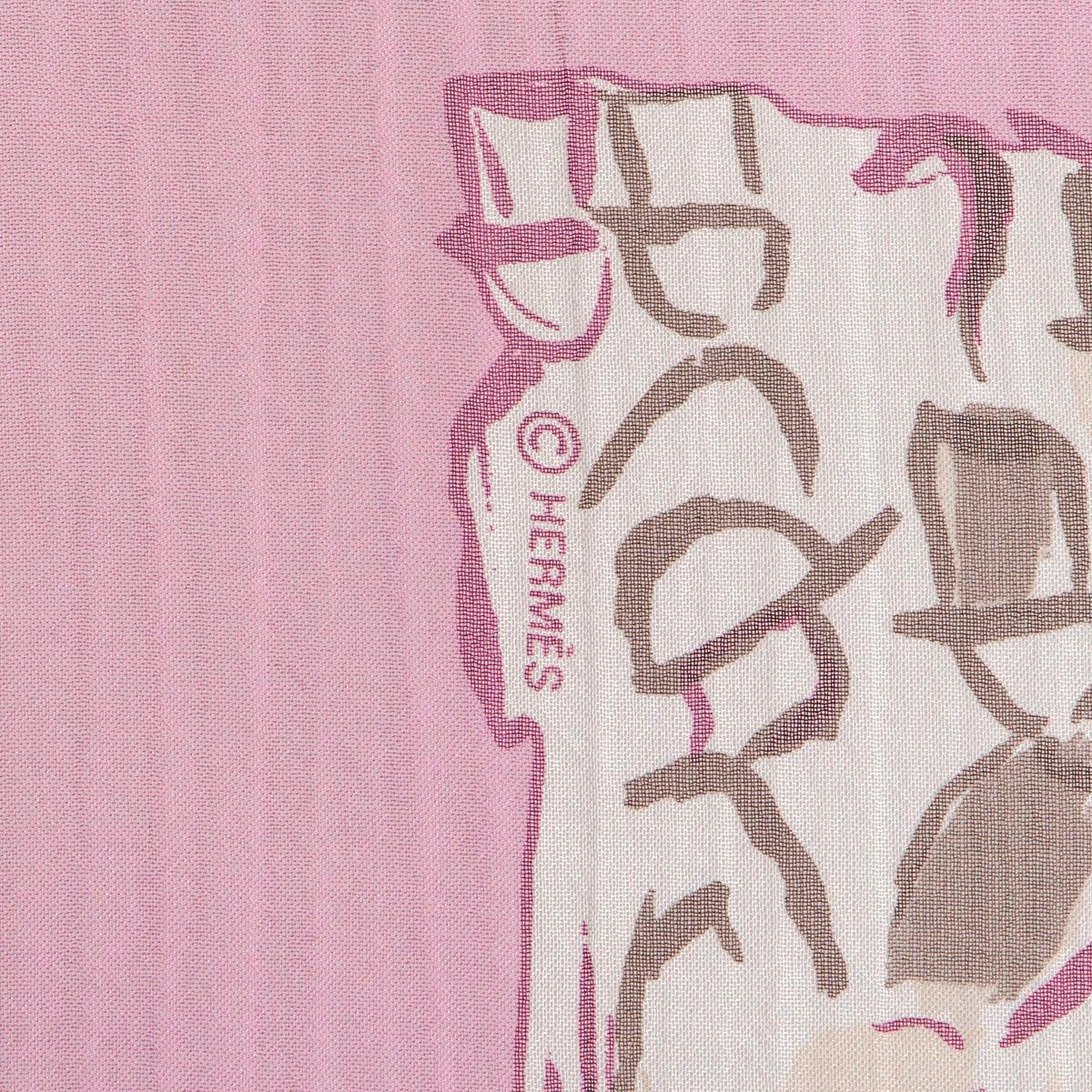 HERMES pink & cream silk chiffon PADDOCK 90 MOUSSELINE Scarf In Excellent Condition In Zürich, CH