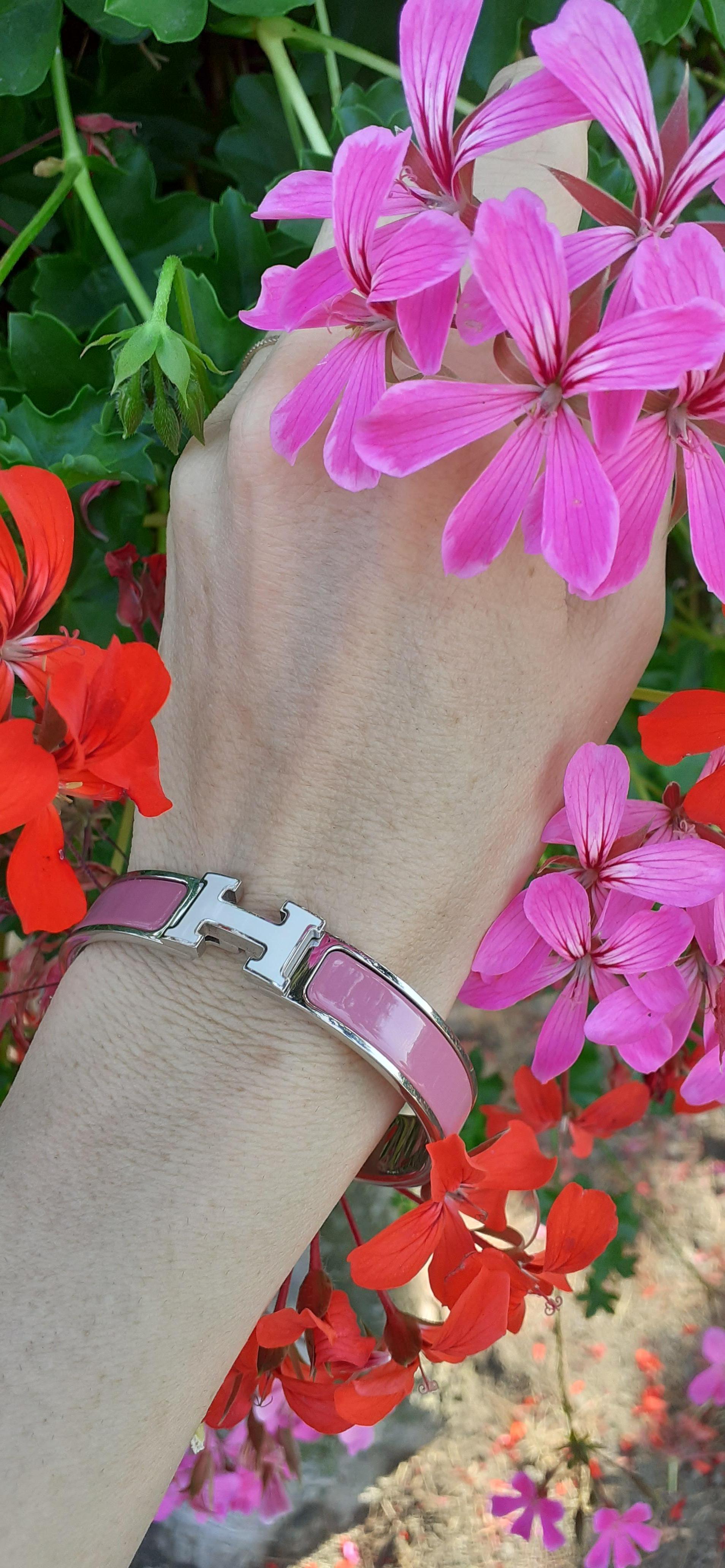 Hermès Pink Emaille Clic Clac Armband Weiß emailliert H Schnalle Phw GM  im Angebot 12