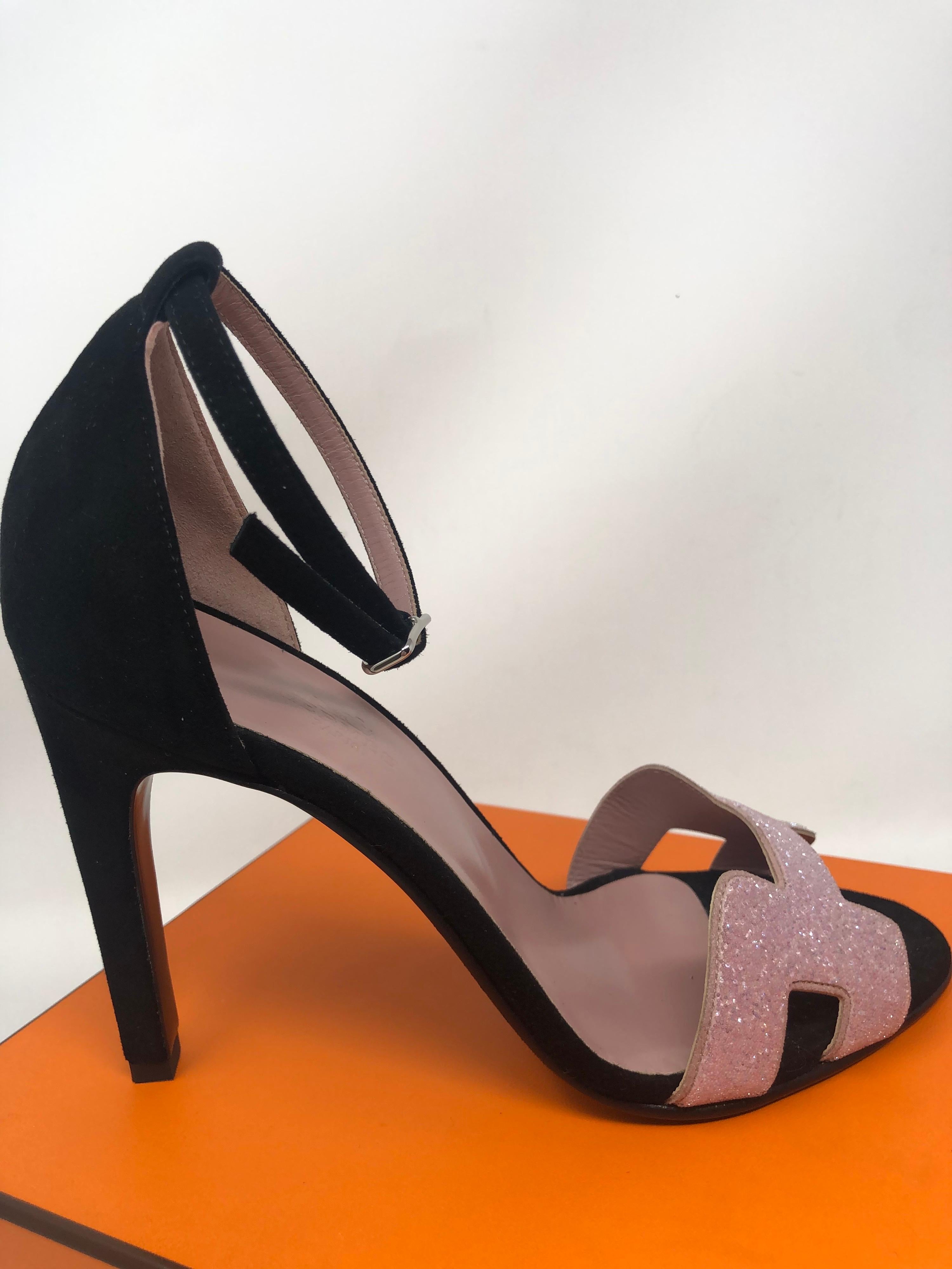 Black Hermès Pink Heels