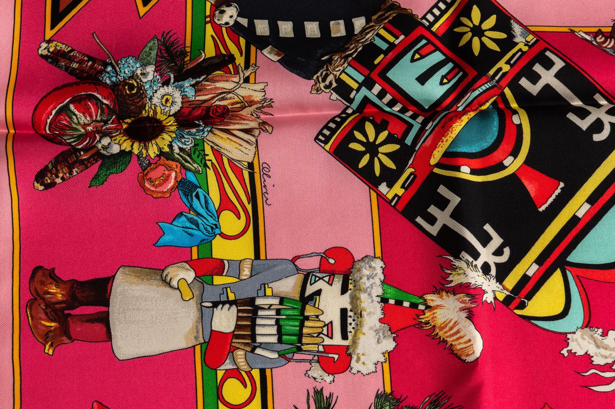 Foulard en soie Kachinas rose Hermès NIB Pour femmes en vente