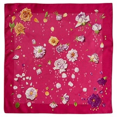 Echarpe de poche Hermès Rose La Rosee à motifs floraux par Anne Gavarni