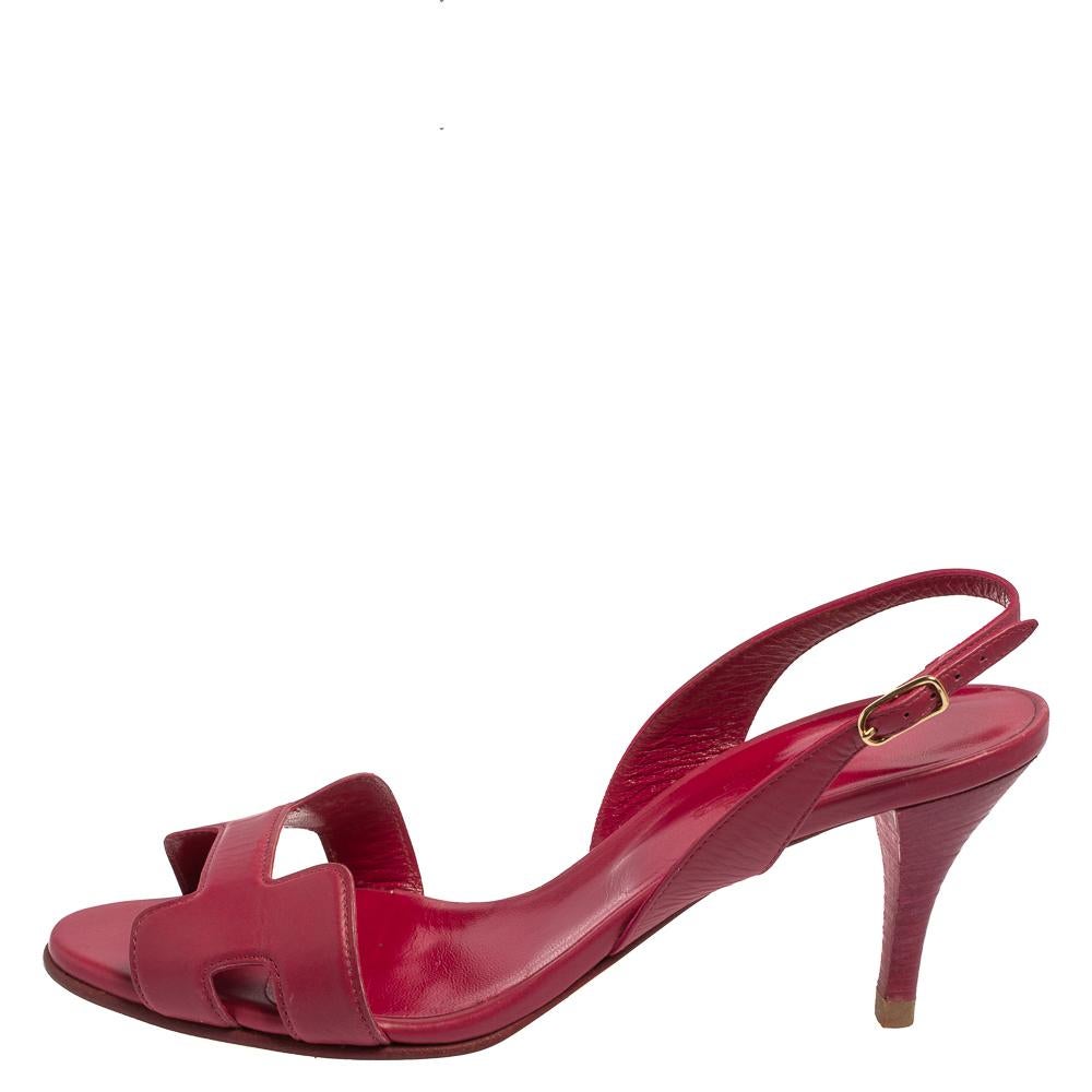 Put your best foot forward wherever you go in these pretty Hermes sandals. They've been crafted from quality leather in Italy and feature the iconic H on the vamps. Slingbacks and 7 cm heels beautifully complete the pair. These pink sandals are sure