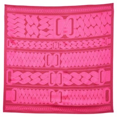 Hermès - Écharpe carrée en soie imprimée rose